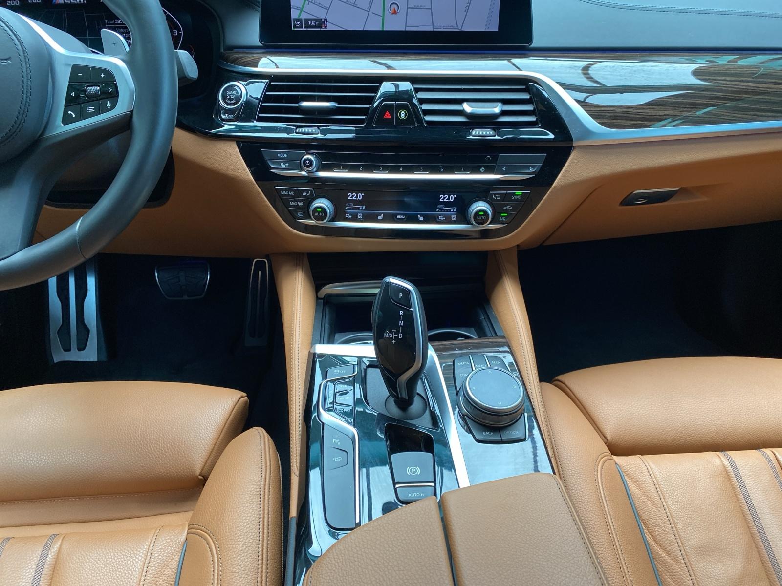 BMW M550i xDrive SAG-image-6