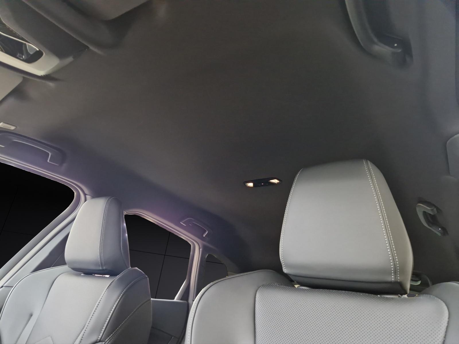 BMW 225e xDrive Active Tourer-image-16