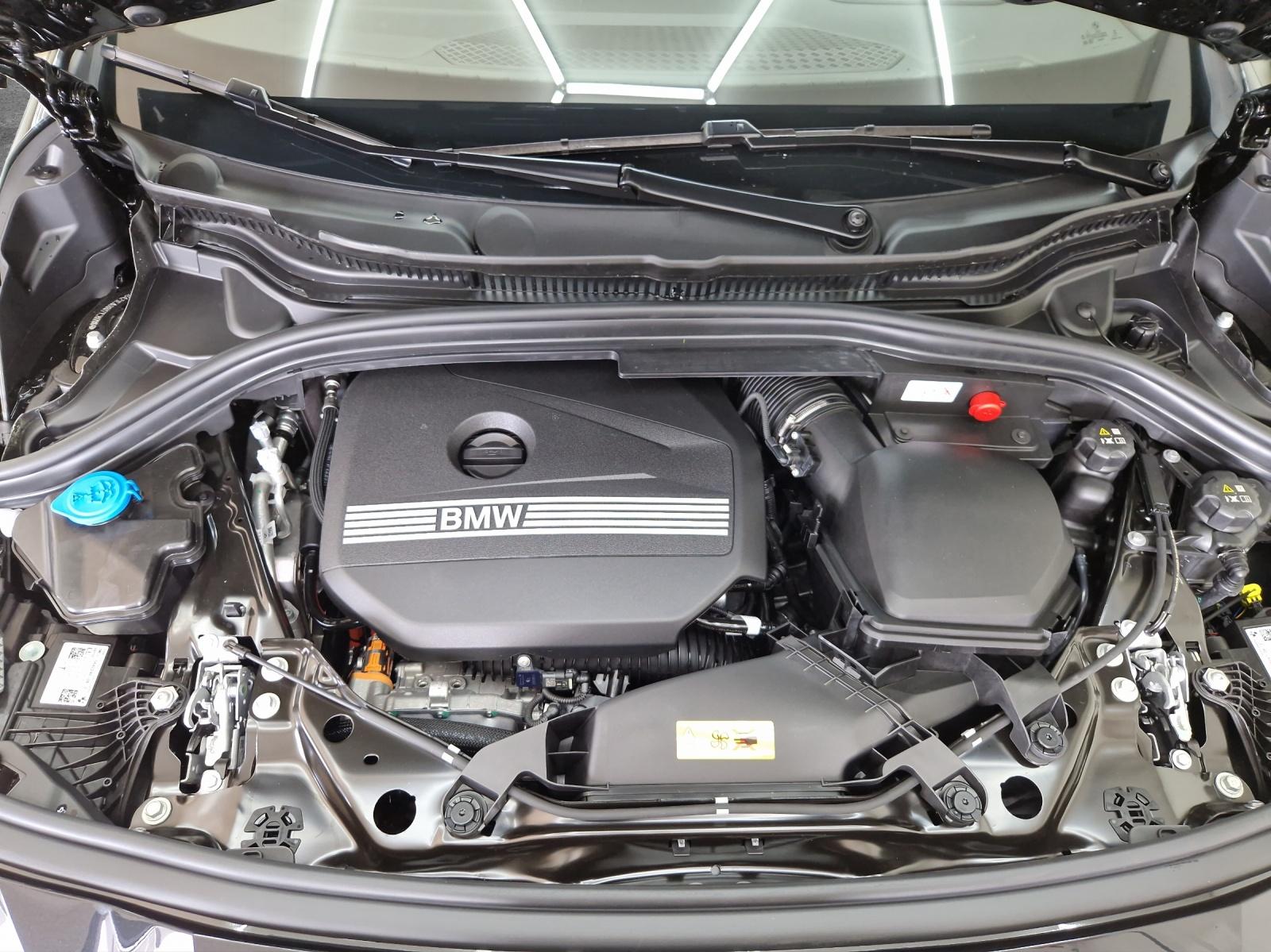 BMW 225e xDrive Active Tourer-image-22