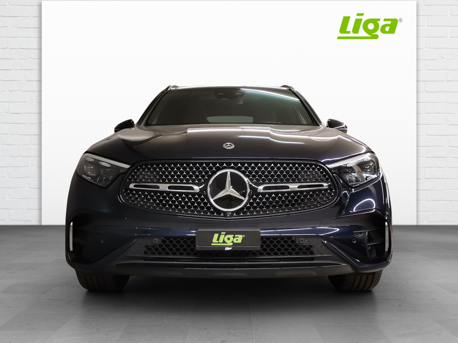MERCEDES-BENZ GLC 220 d AMG Line 4Matic-image-2