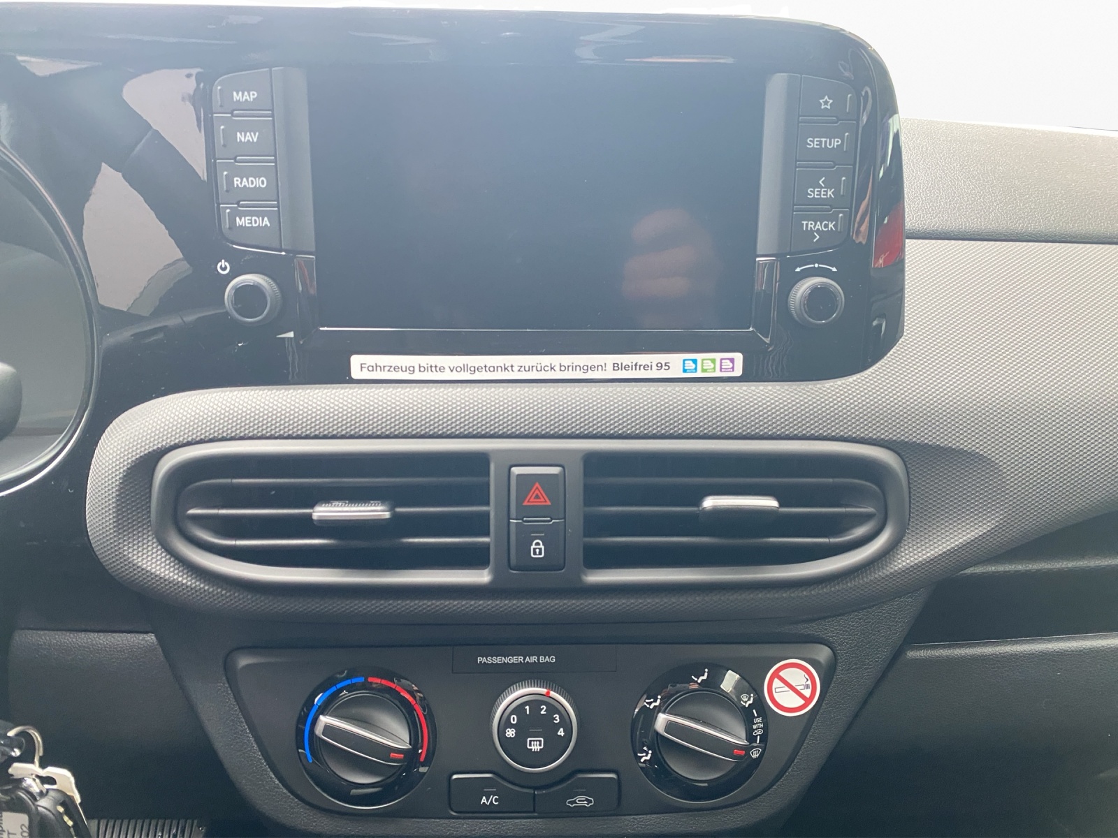 HYUNDAI i10 1.2 Amplia-image-14