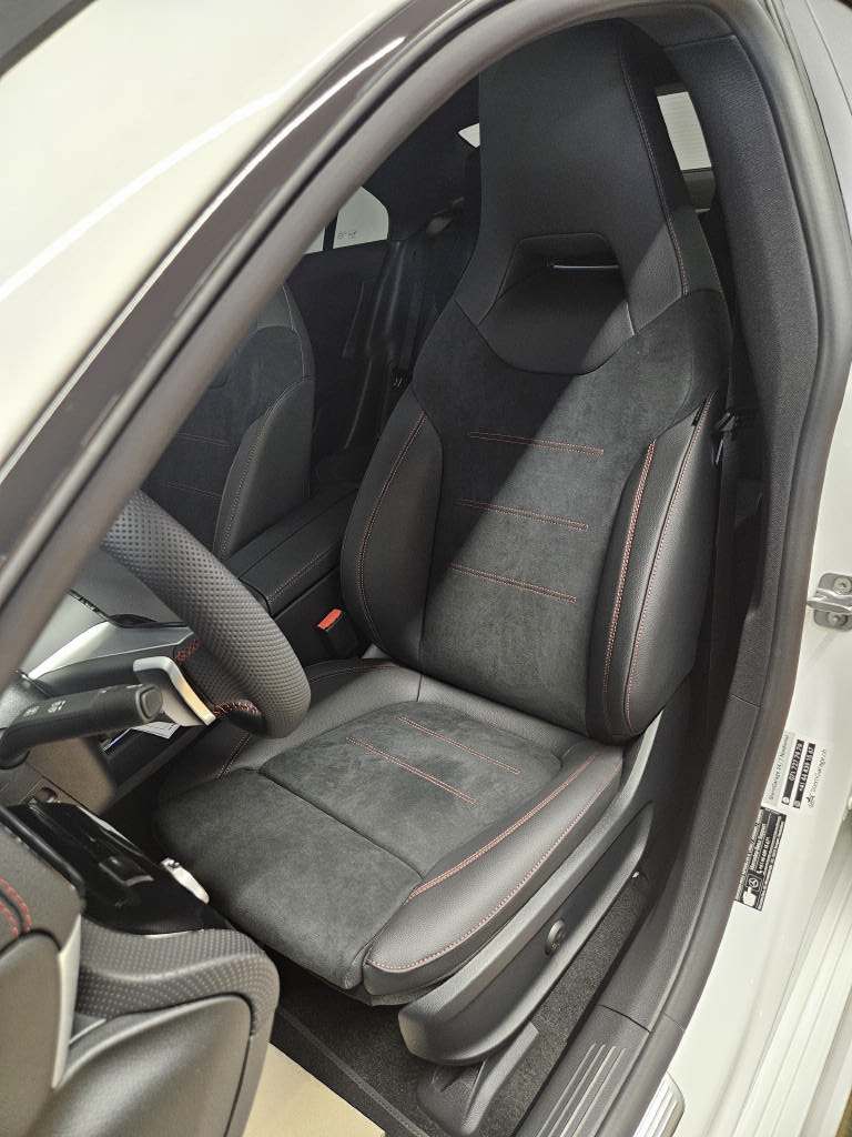 MERCEDES-BENZ CLA 250 4Matic AMG Line-image-7