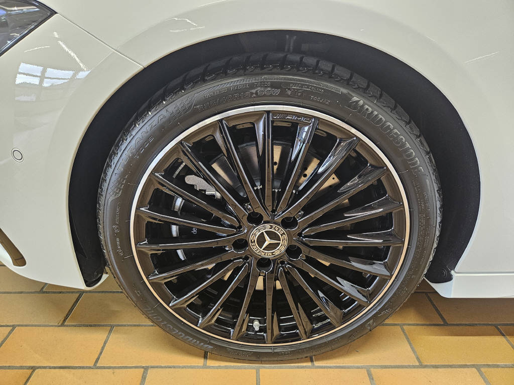 MERCEDES-BENZ CLA 250 4Matic AMG Line-image-15
