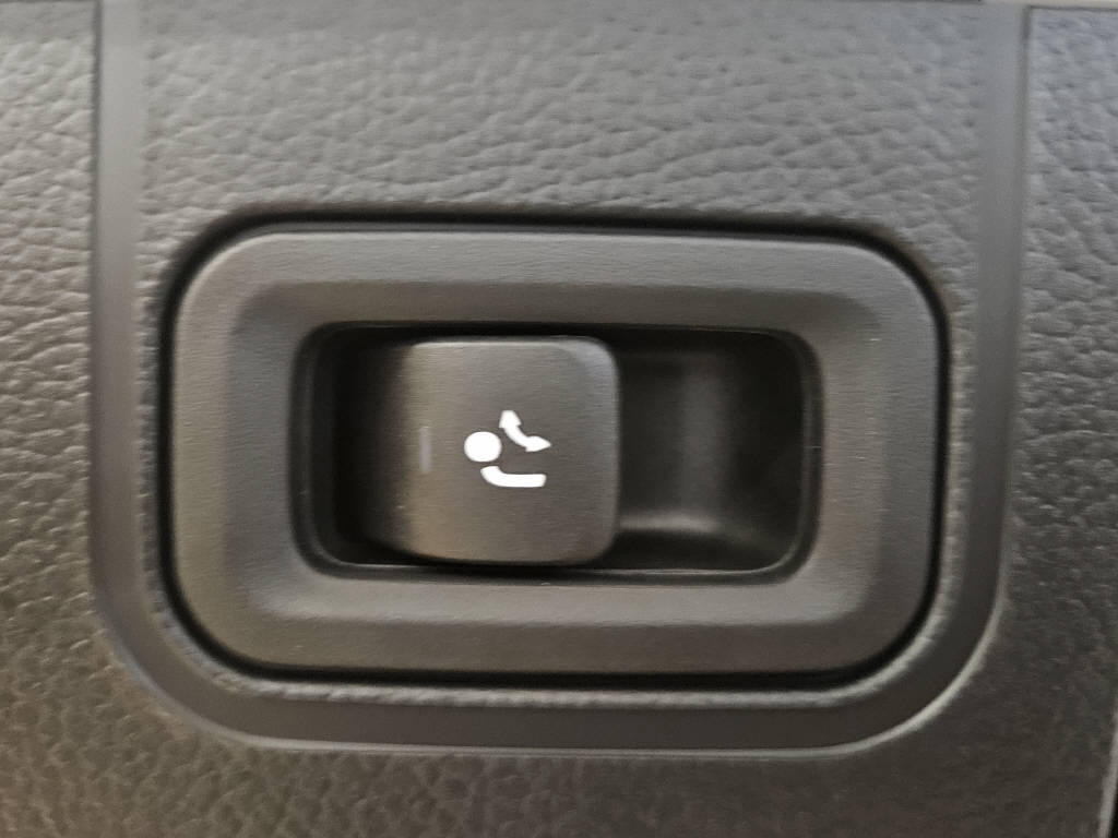 MERCEDES-BENZ CLA 250 4Matic AMG Line-image-14