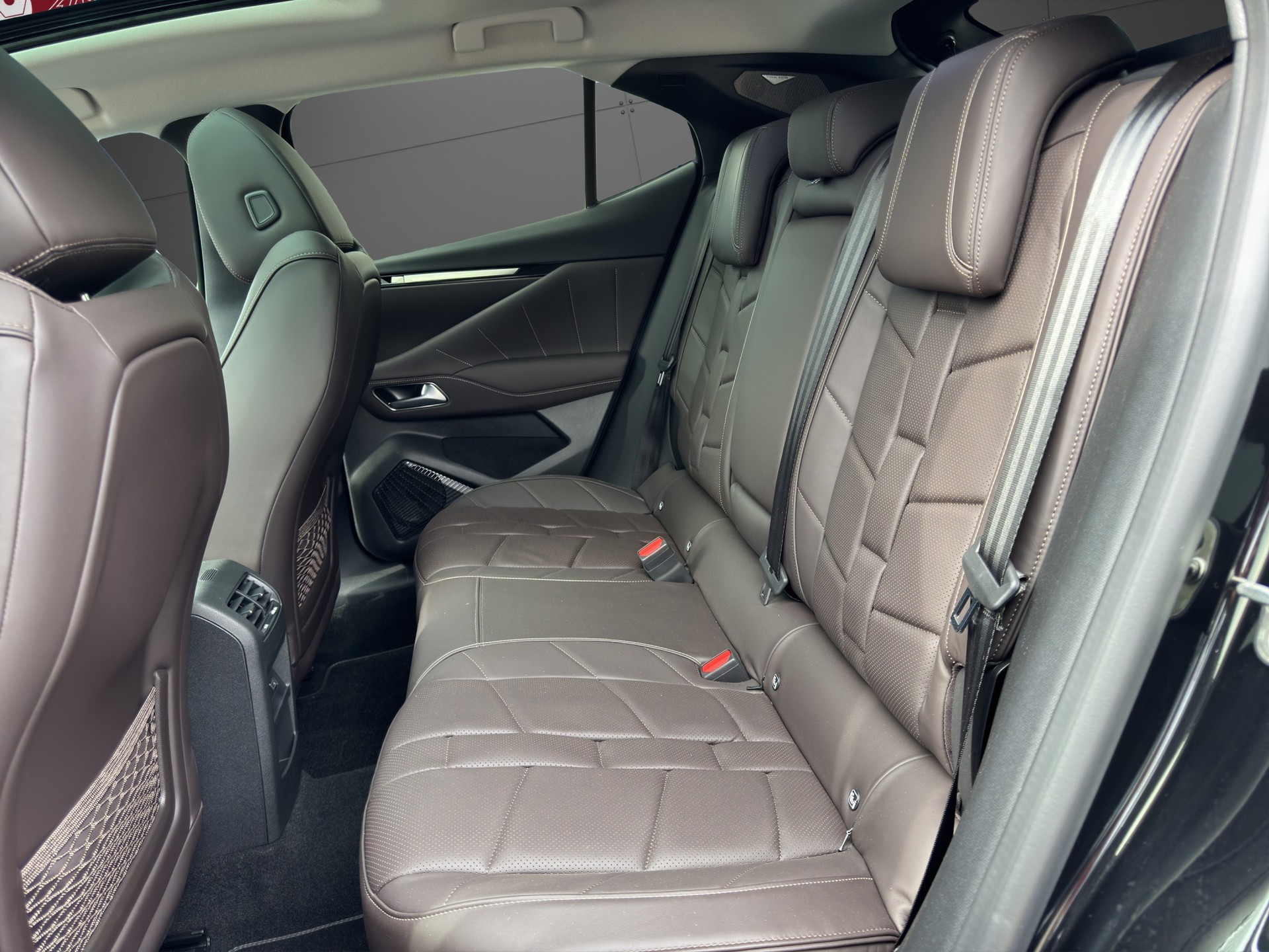 DS AUTOMOBILES DS4 1.6 PHEV Antoine de Saint-Exupéry-image-6