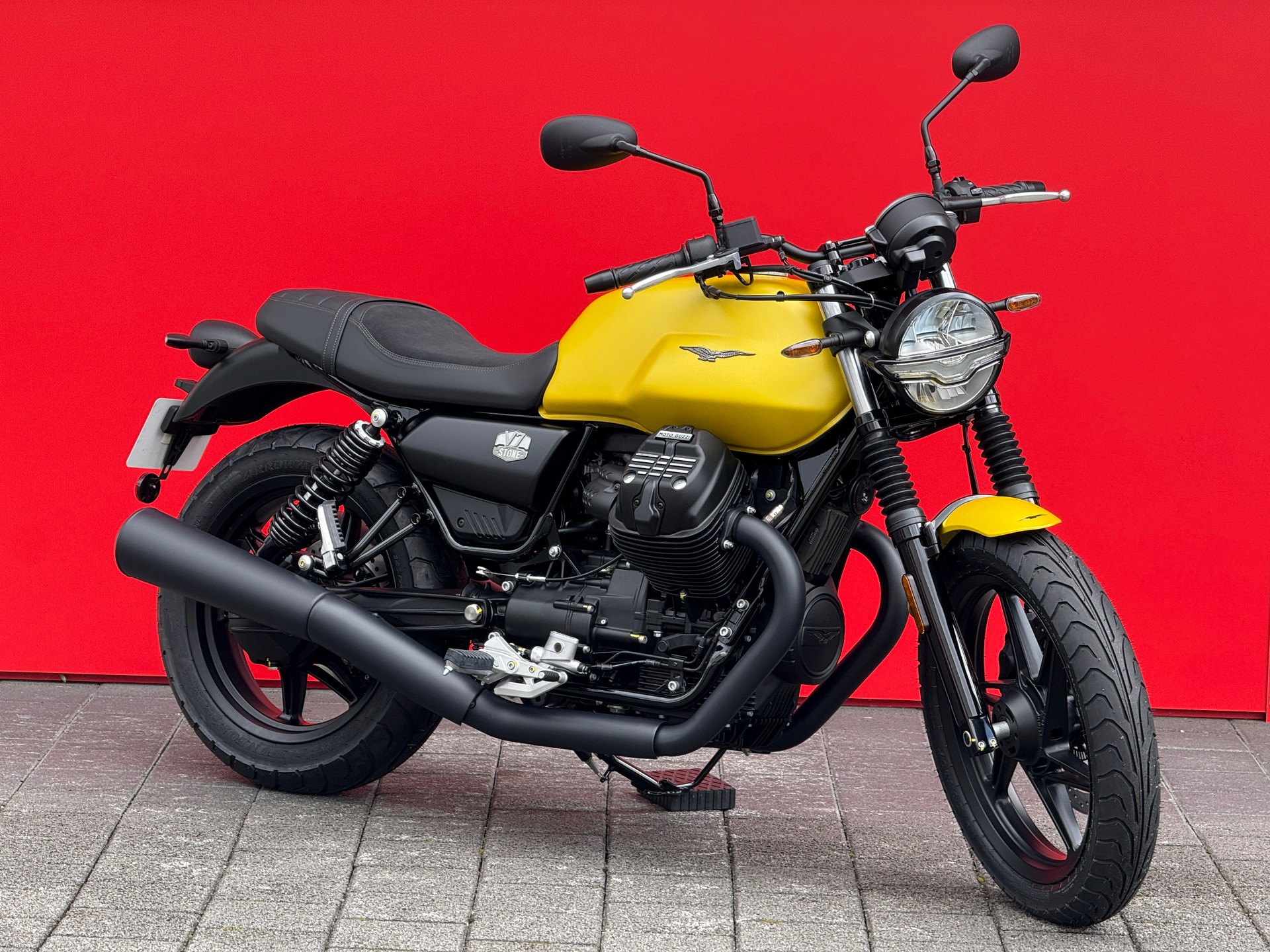MOTO GUZZI V7 IV 850 Stone (35kW)-showroom-element-2