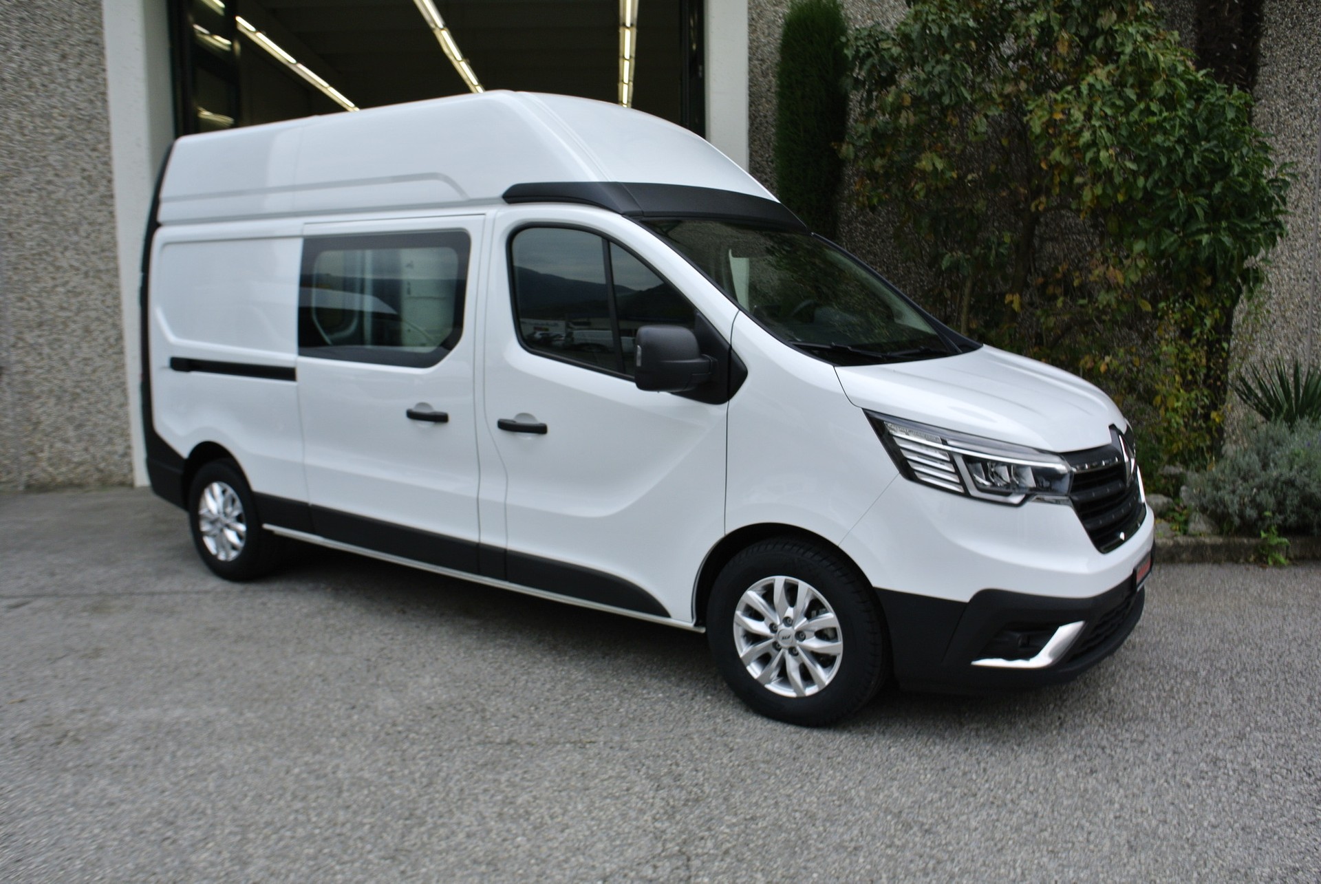 RENAULT Trafic 2.0 Blue dCi 150 3.5t Advance L2H2 EN-showroom-element-3