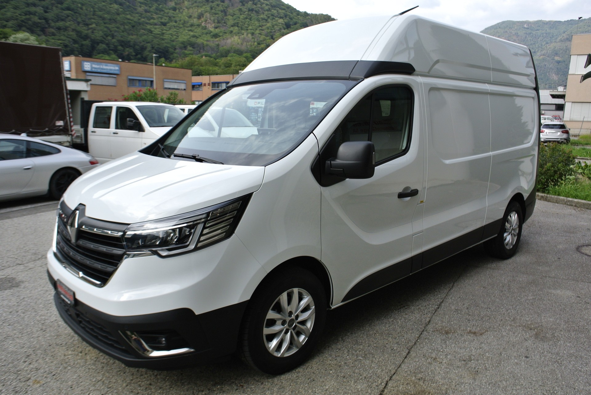 RENAULT Trafic 2.0 Blue dCi 150 3.5t Advance L2H2 EN-image-0