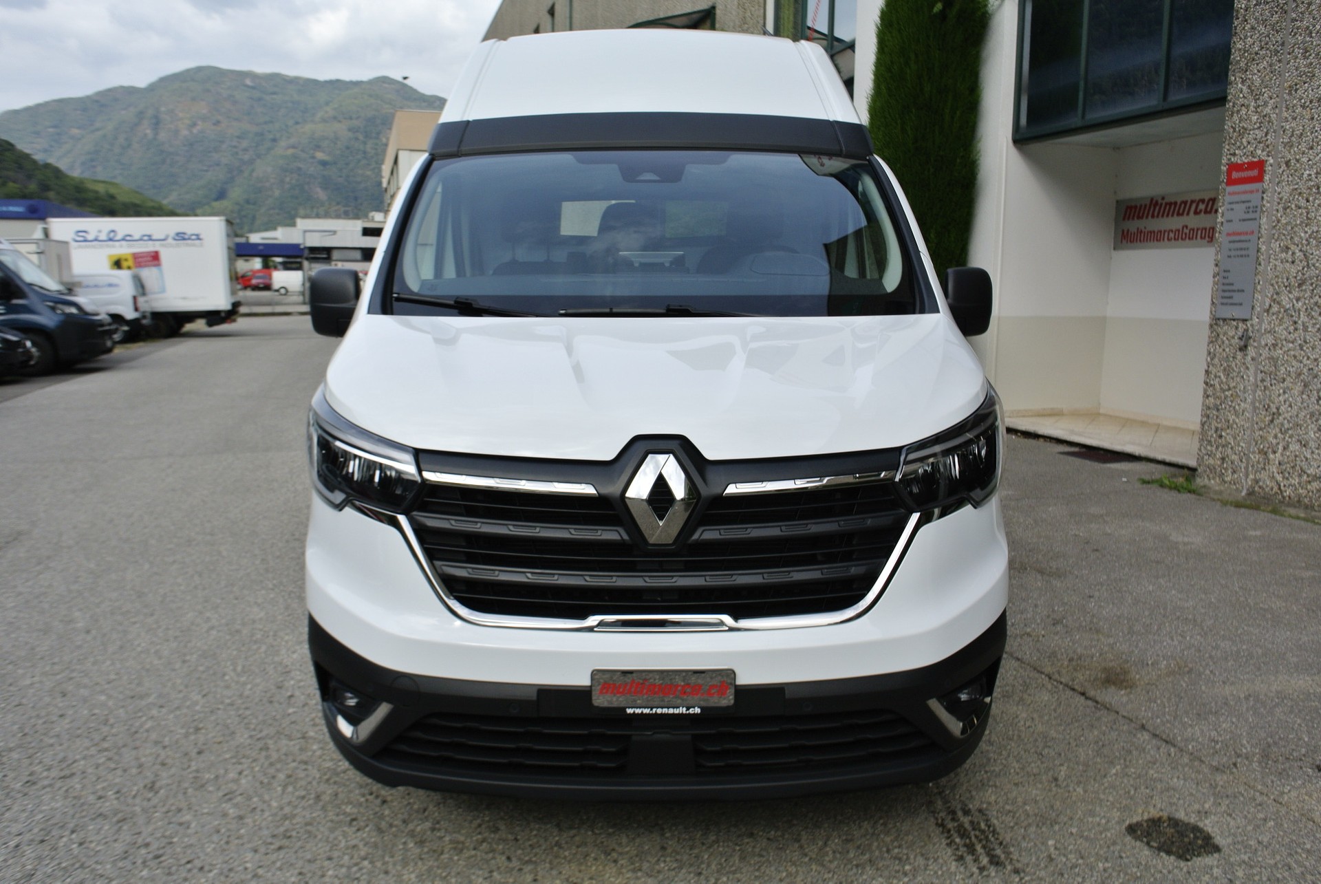 RENAULT Trafic 2.0 Blue dCi 150 3.5t Advance L2H2 EN-image-1