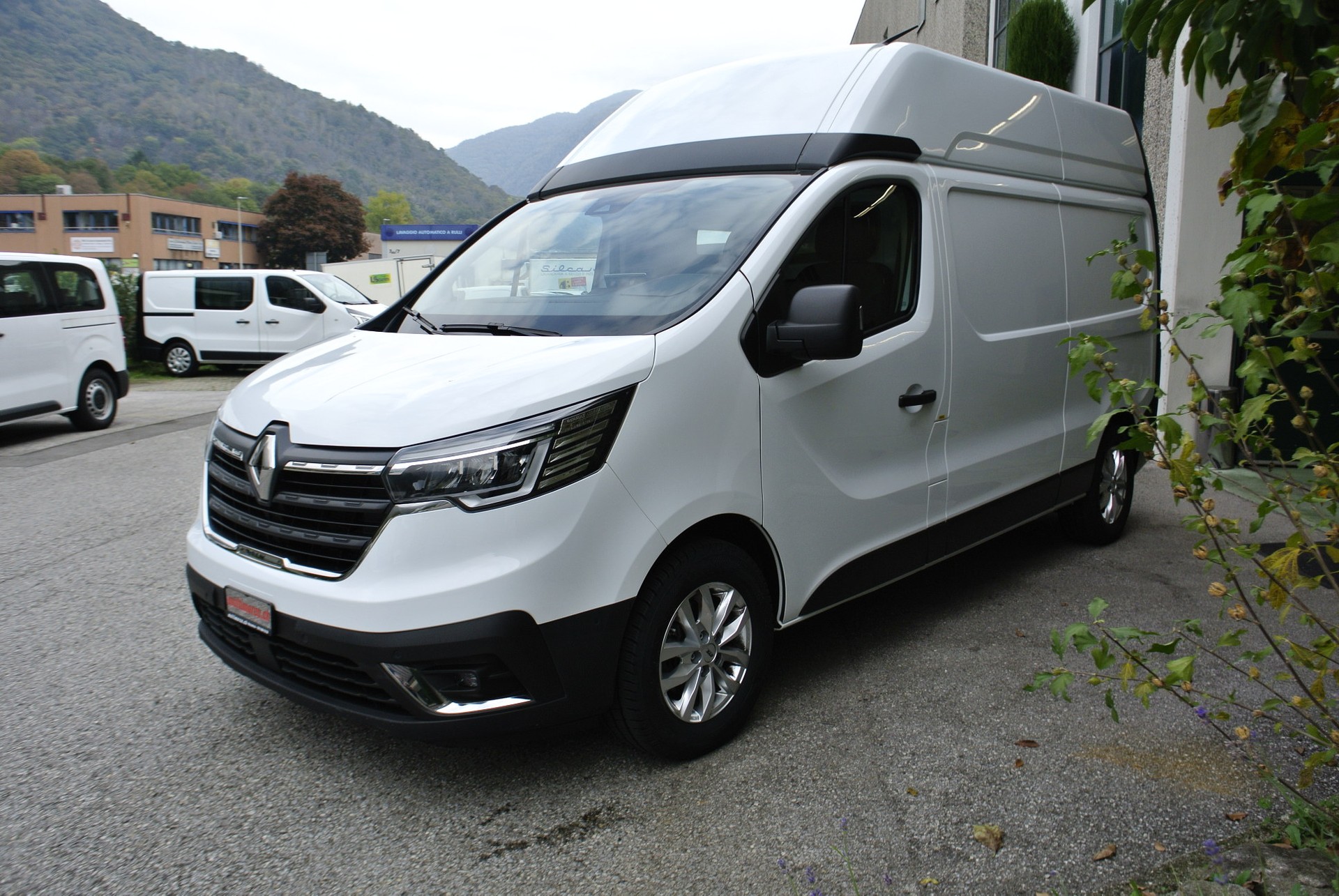 RENAULT Trafic 2.0 Blue dCi 150 3.5t Advance L2H2 EN