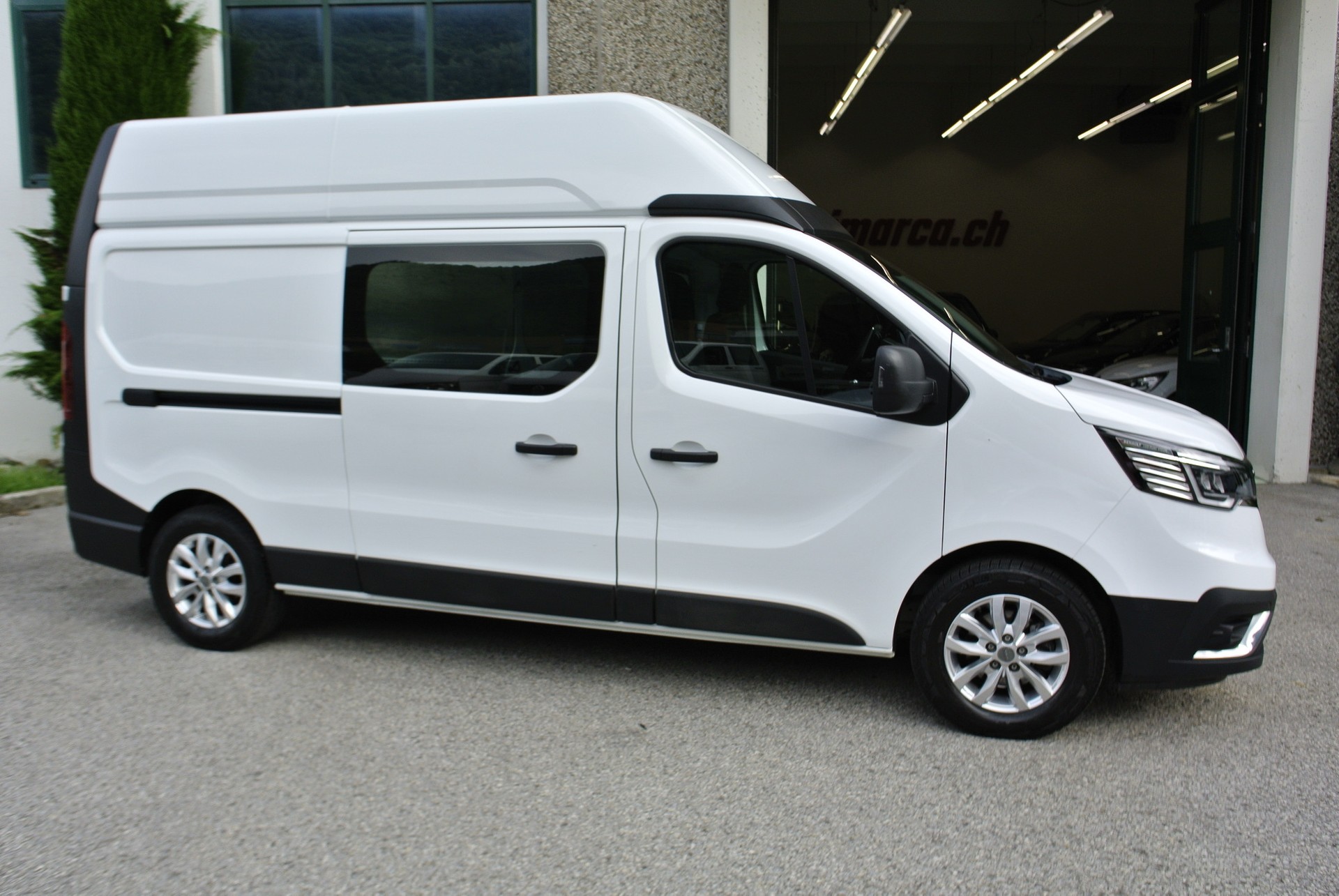 RENAULT Trafic 2.0 Blue dCi 150 3.5t Advance L2H2 EN-image-3