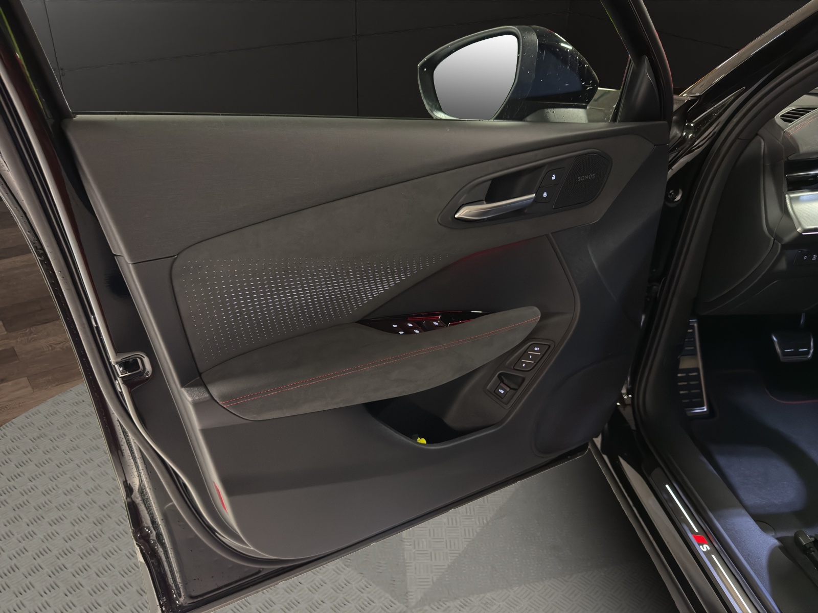 AUDI Q3 SUV 110 kW TFSI S tronic-image-19