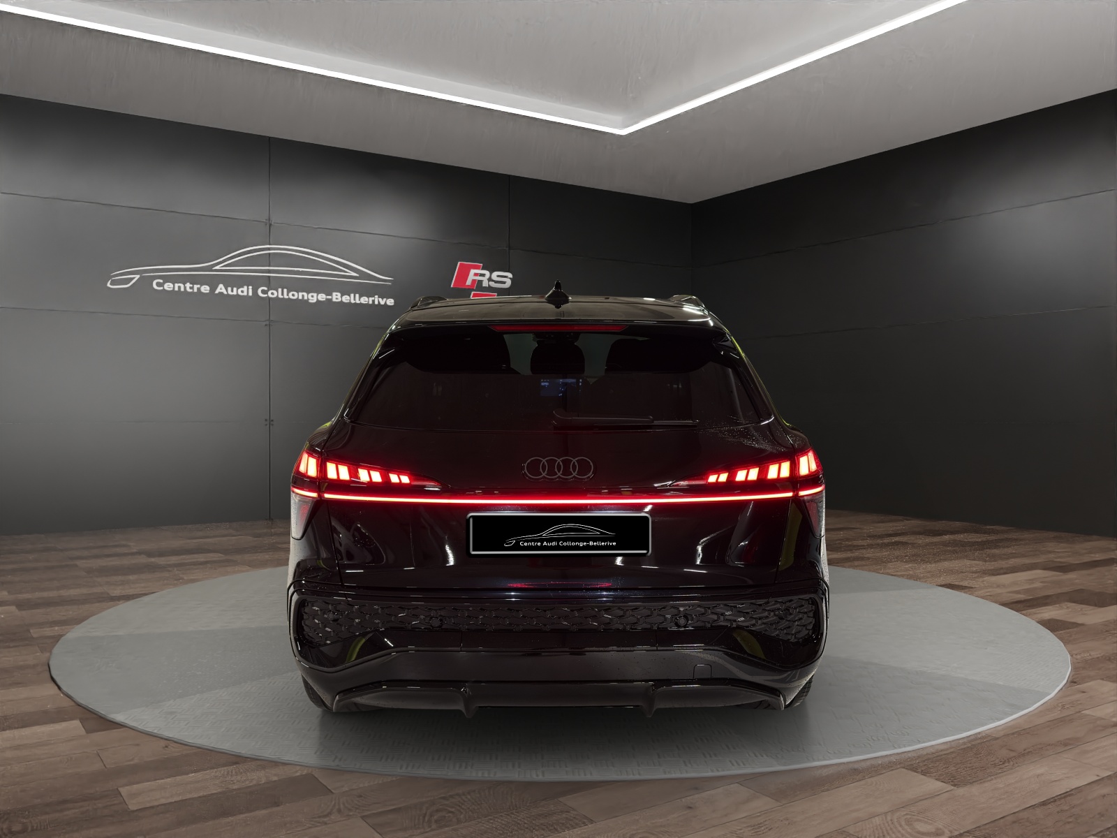 AUDI Q3 SUV 110 kW TFSI S tronic-image-4