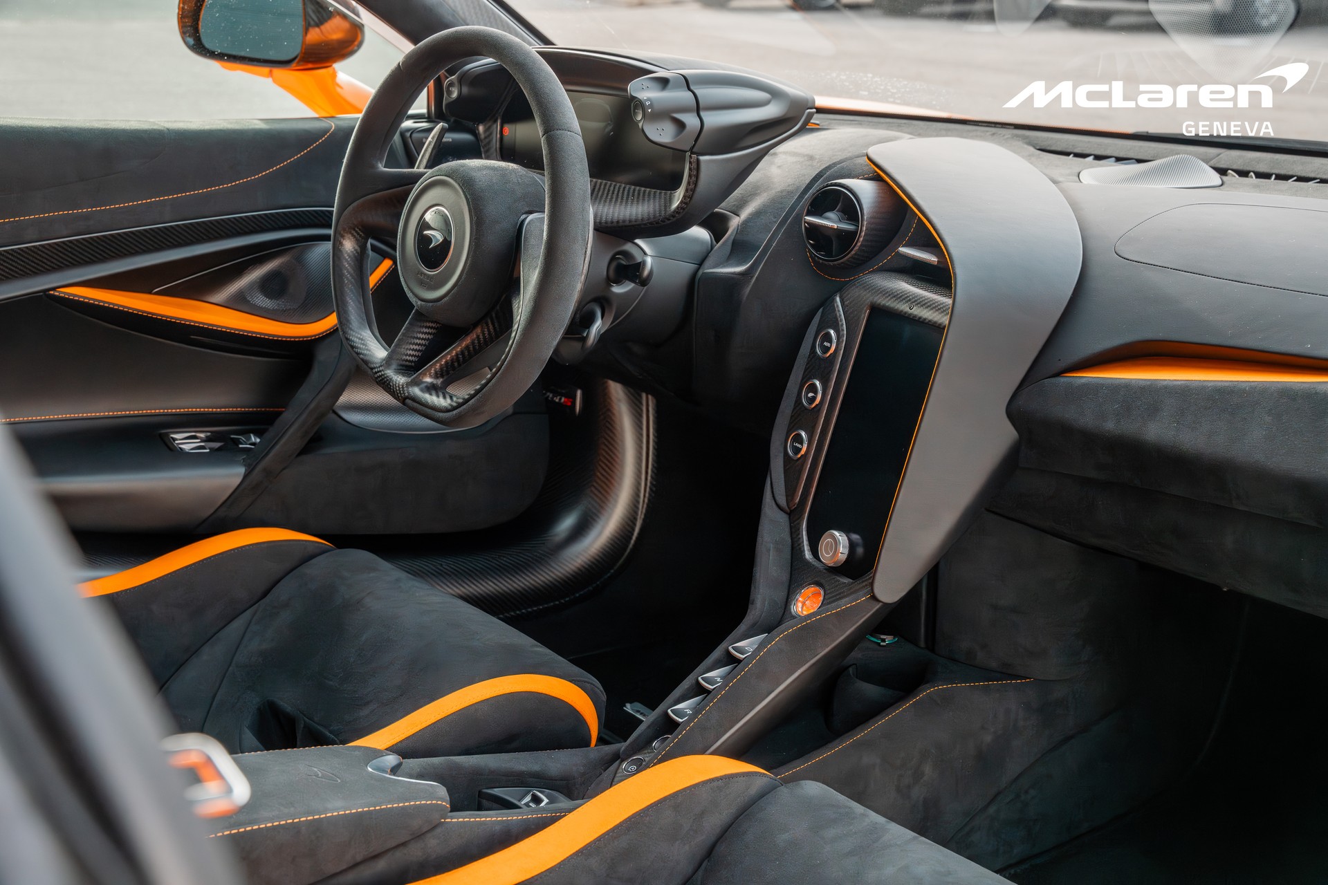 McLAREN 750S Spider-image-10