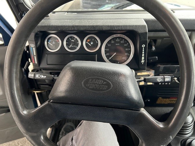 LAND ROVER Defender 90 SW 2.5 Td5-image-7