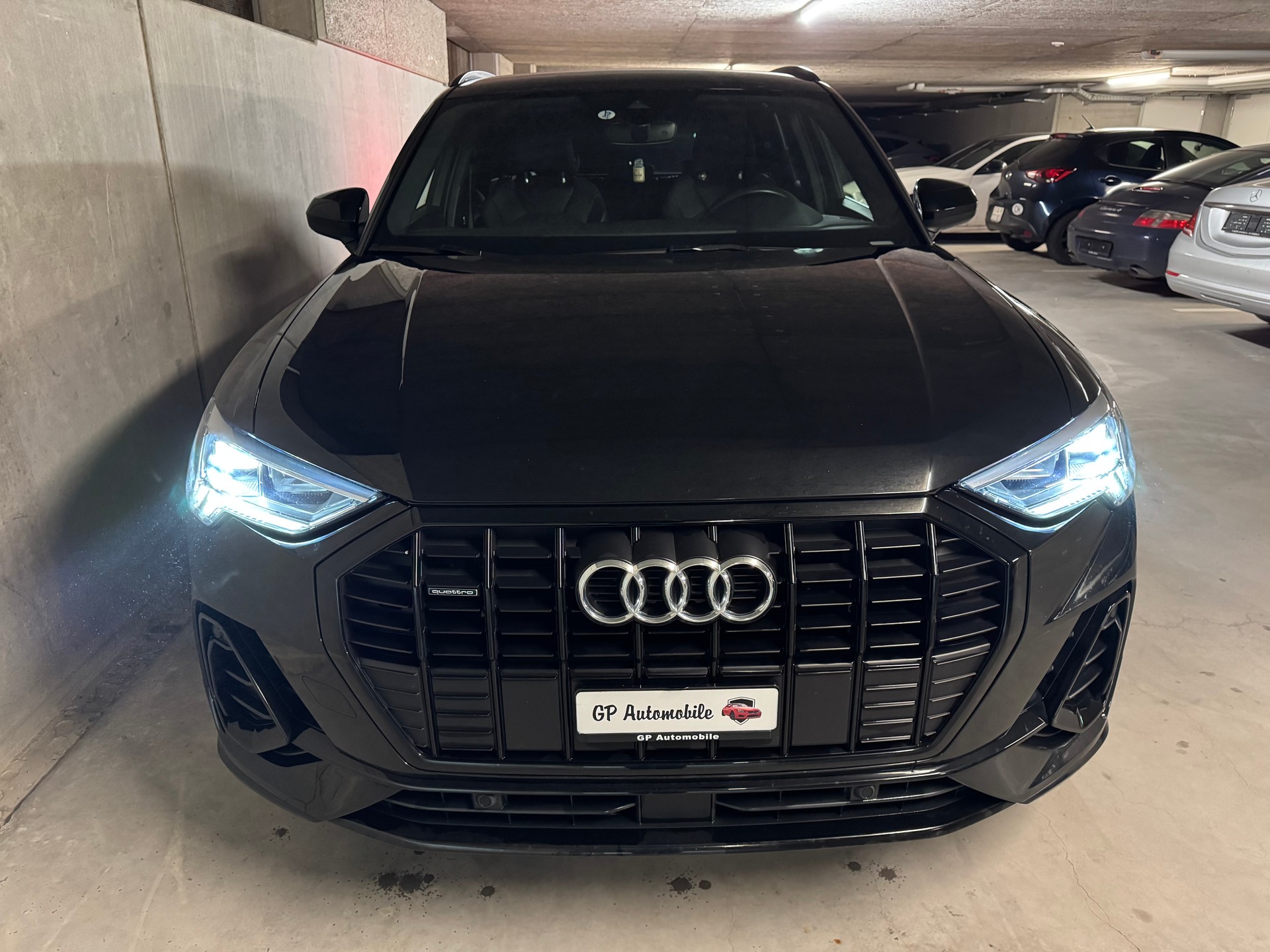 AUDI Q3 35 TDI S line quattro-image-10