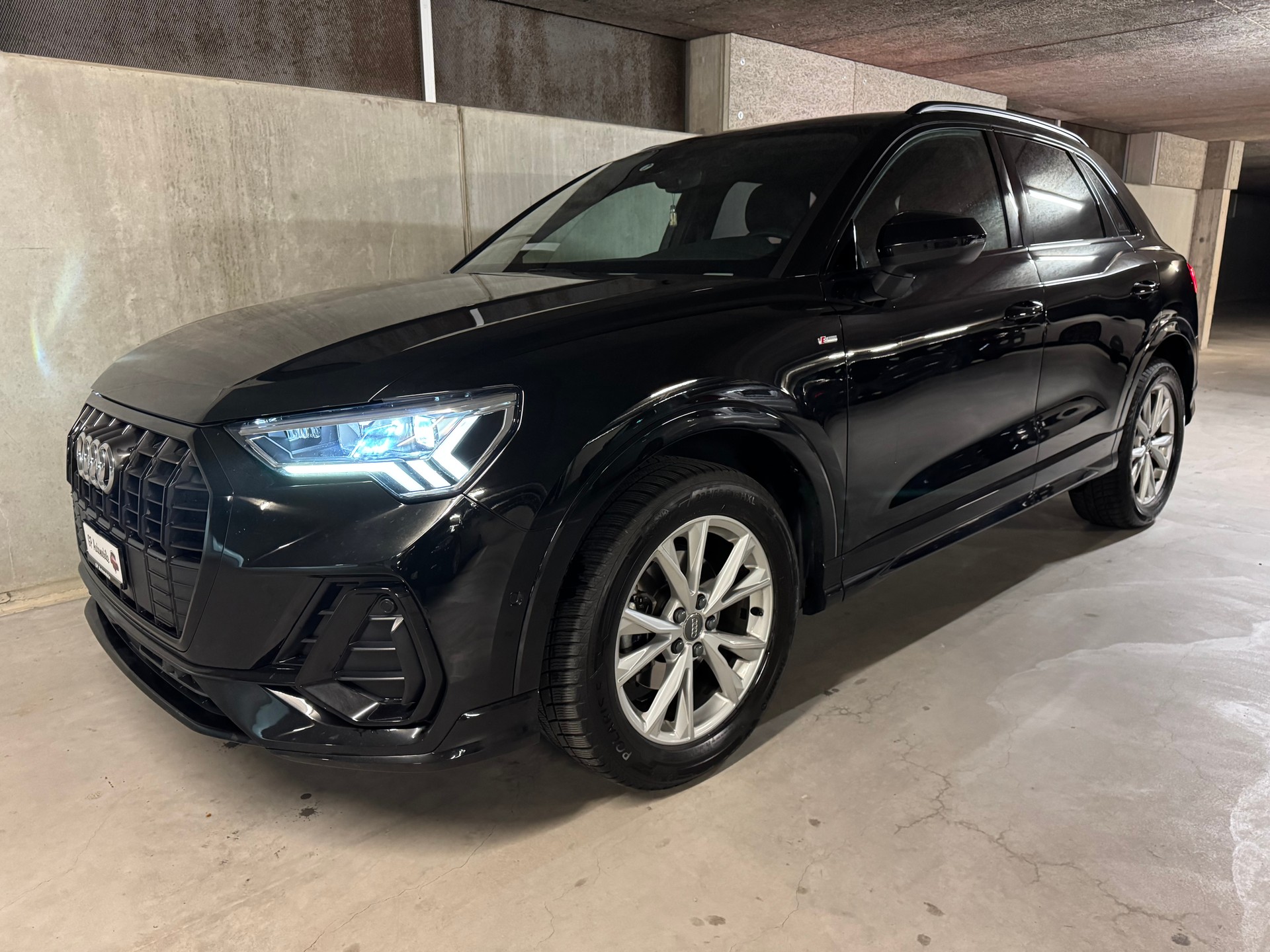 AUDI Q3 35 TDI S line quattro-image-6