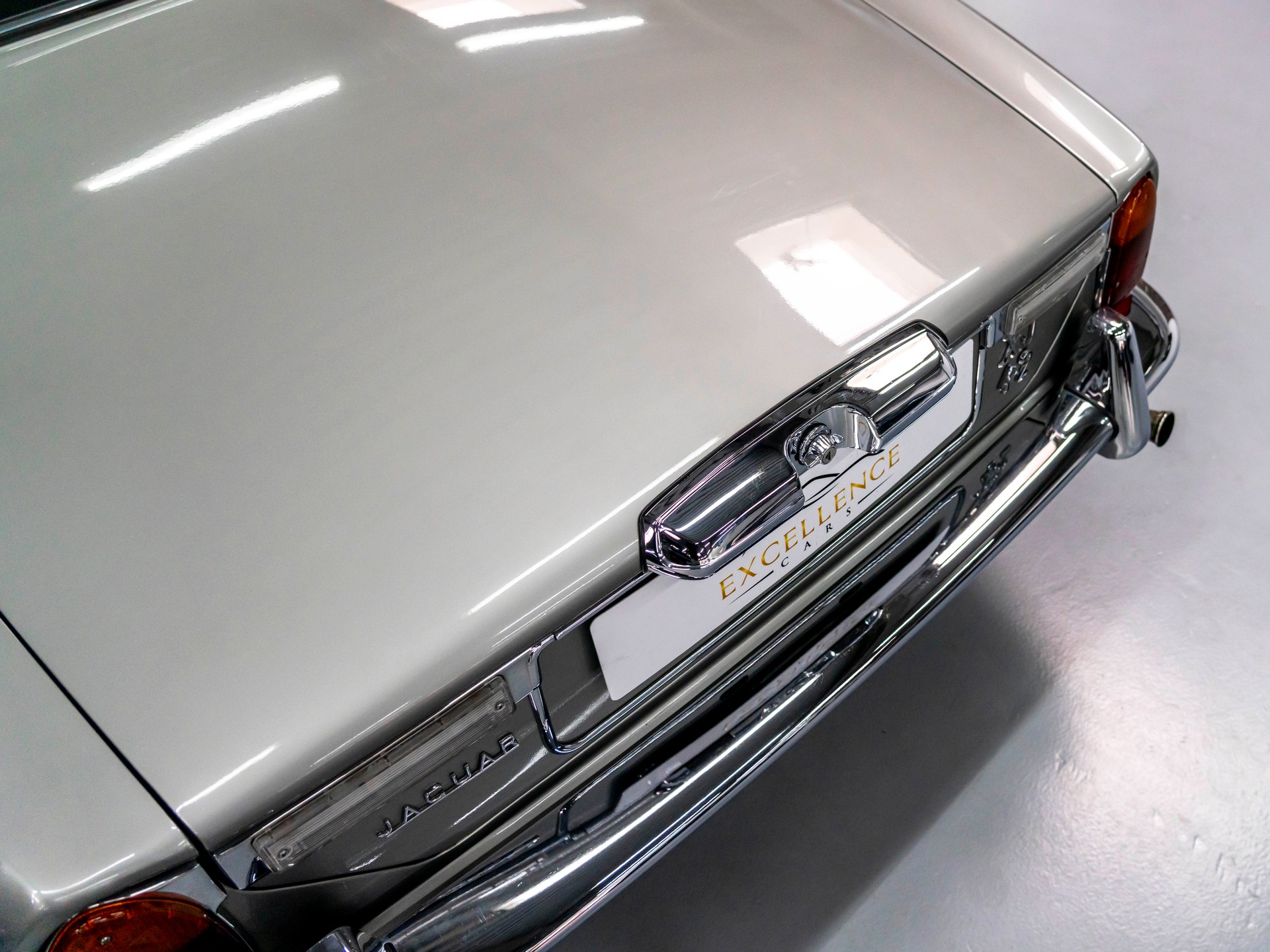 JAGUAR XJ 6 LONG WHEEL BASE-image-14