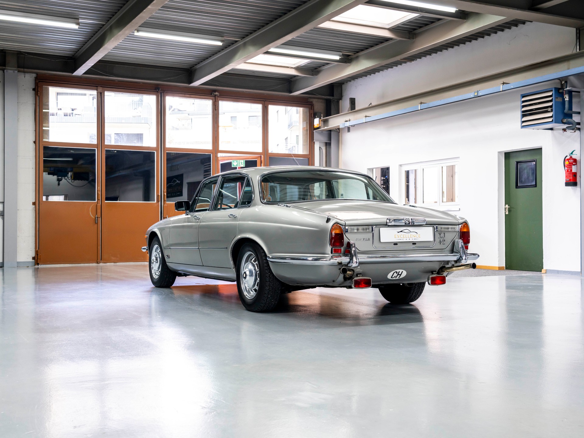 JAGUAR XJ 6 LONG WHEEL BASE-image-7