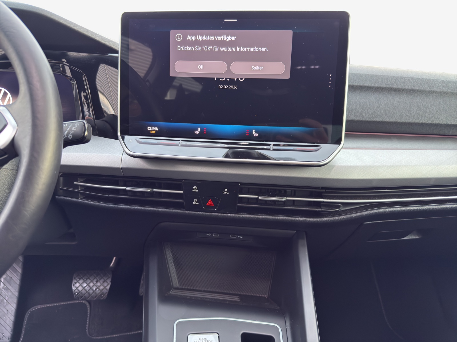 VW Golf Variant 1.5 eTSI mHEV Life DSG-image-10
