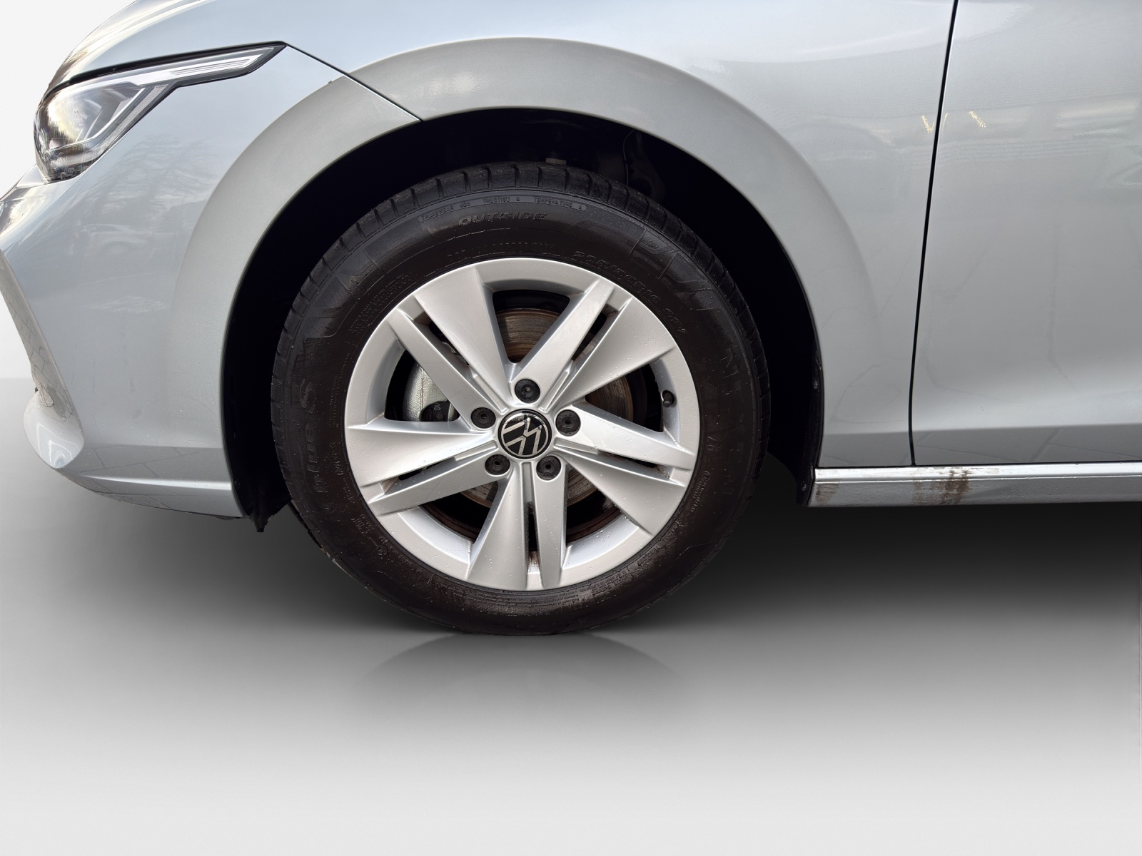 VW Golf Variant 1.5 eTSI mHEV Life DSG-image-13