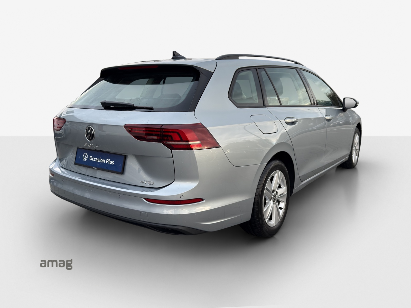 VW Golf Variant 1.5 eTSI mHEV Life-image-4