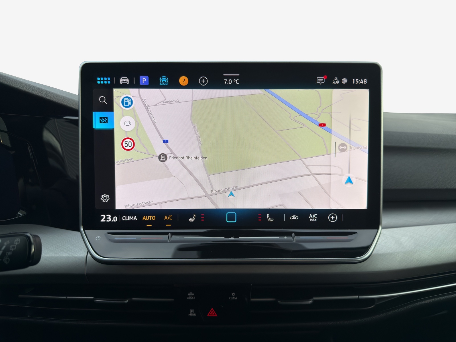 VW Golf Variant 1.5 eTSI mHEV Life DSG-image-15
