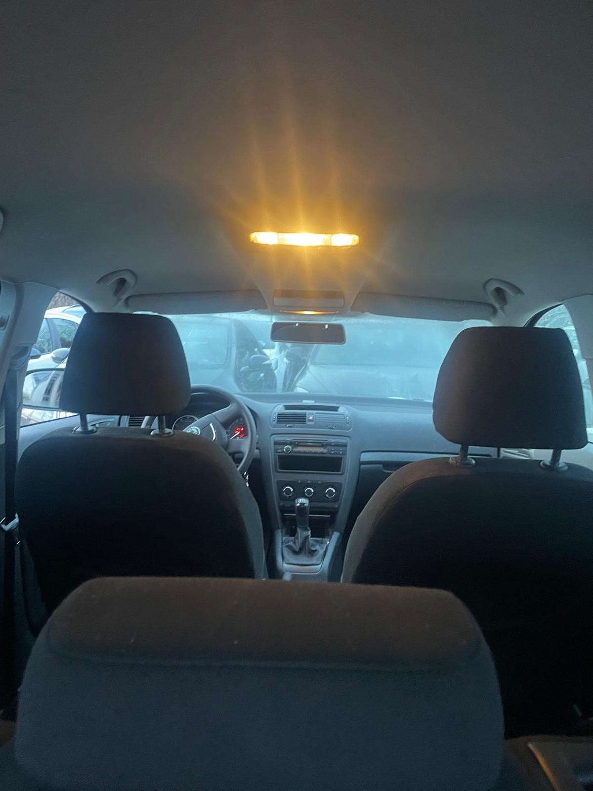 SKODA Octavia Combi 1.4 TSI Elegance-image-7