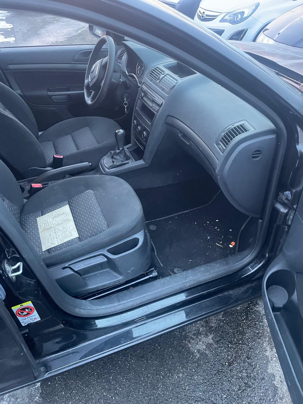 SKODA Octavia Combi 1.4 TSI Elegance-image-9