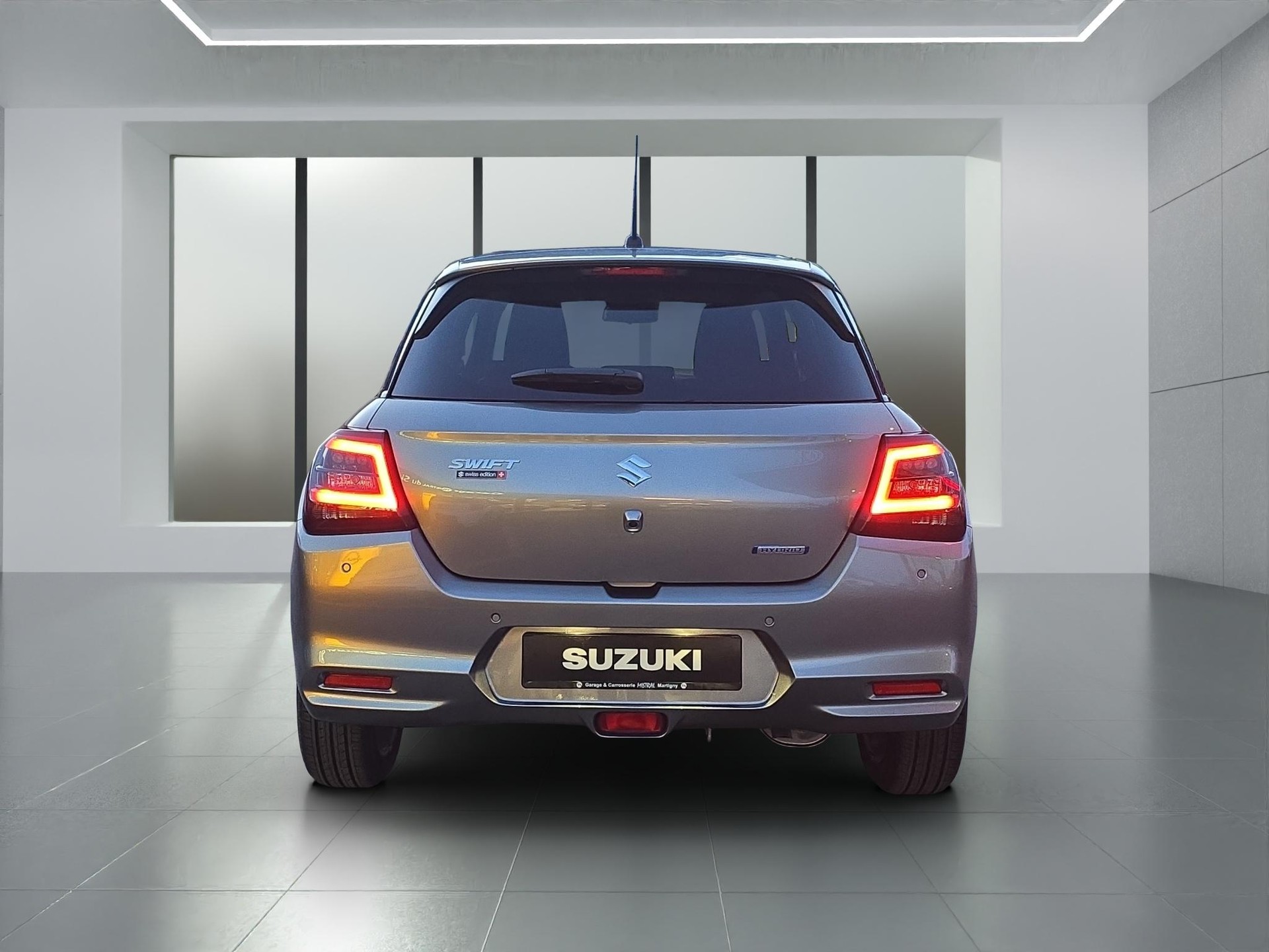 SUZUKI Swift 1.2 Sakura Top Hybrid 4x4-image-3