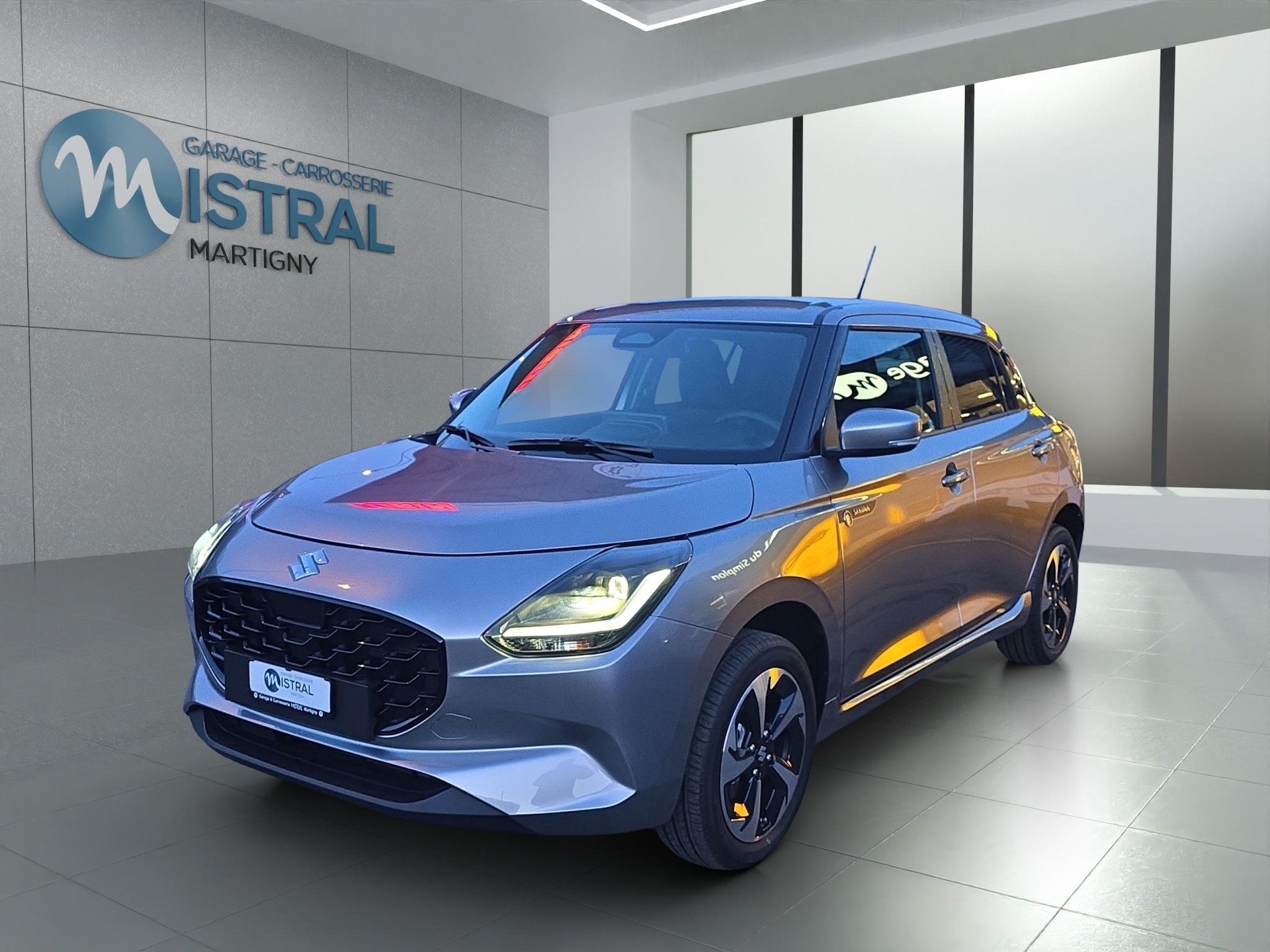 SUZUKI Swift 1.2 Sakura Top Hybrid 4x4-image-0