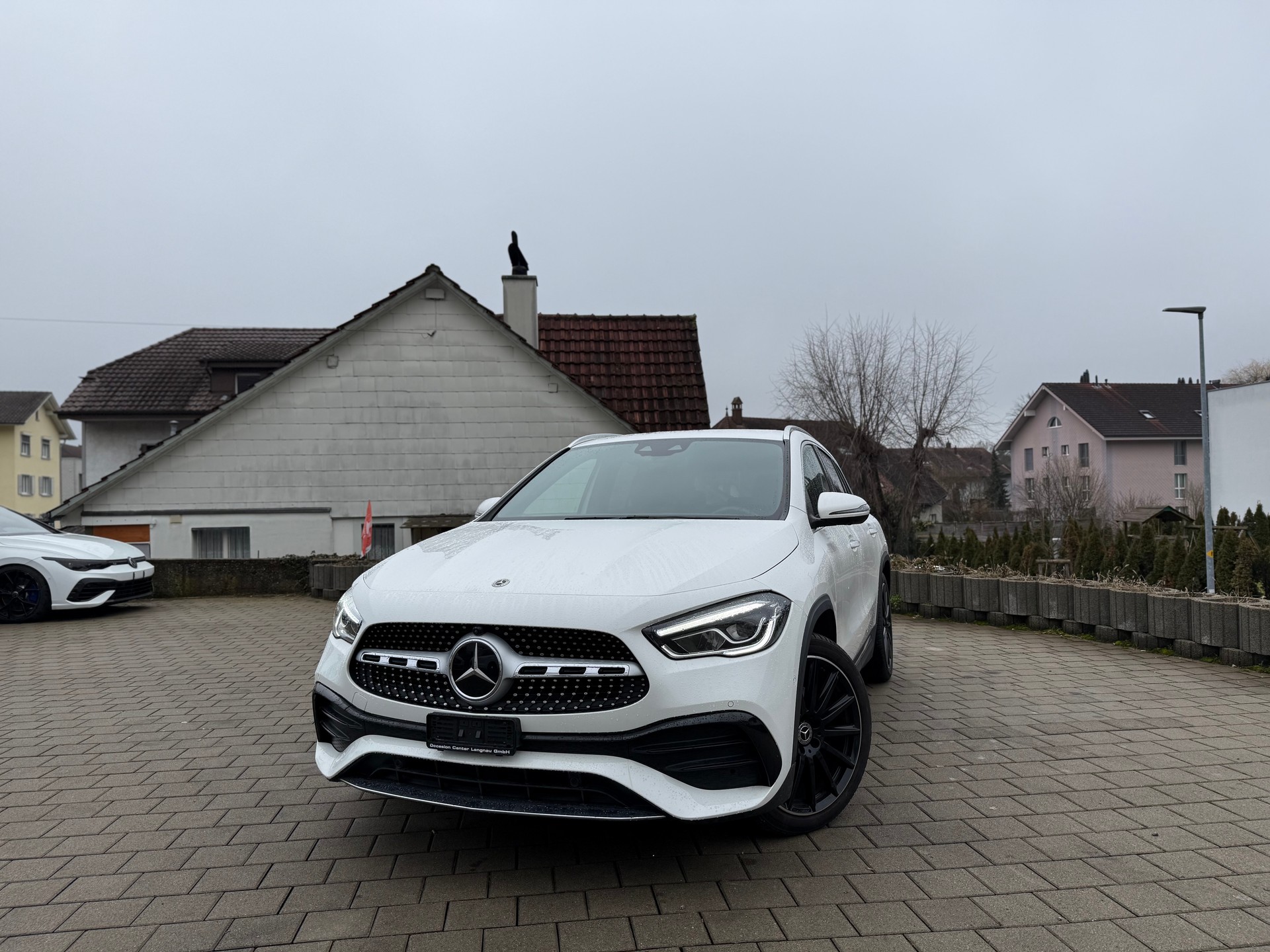MERCEDES-BENZ GLA 220d 4Matic AMG Line 8G-DCT-image-1