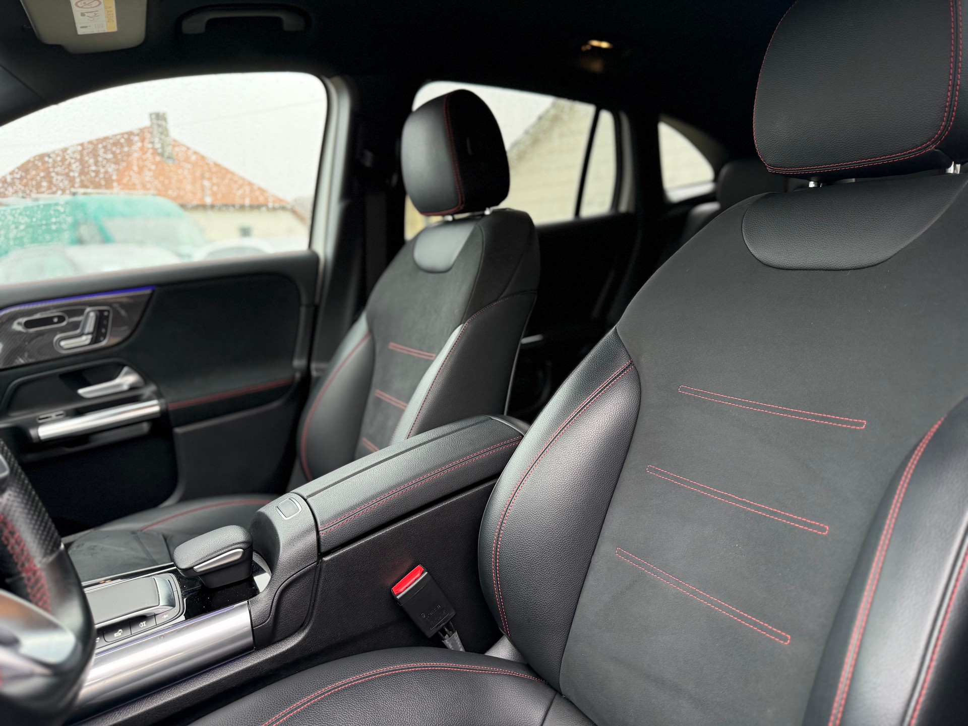 MERCEDES-BENZ GLA 220d 4Matic AMG Line 8G-DCT-image-10