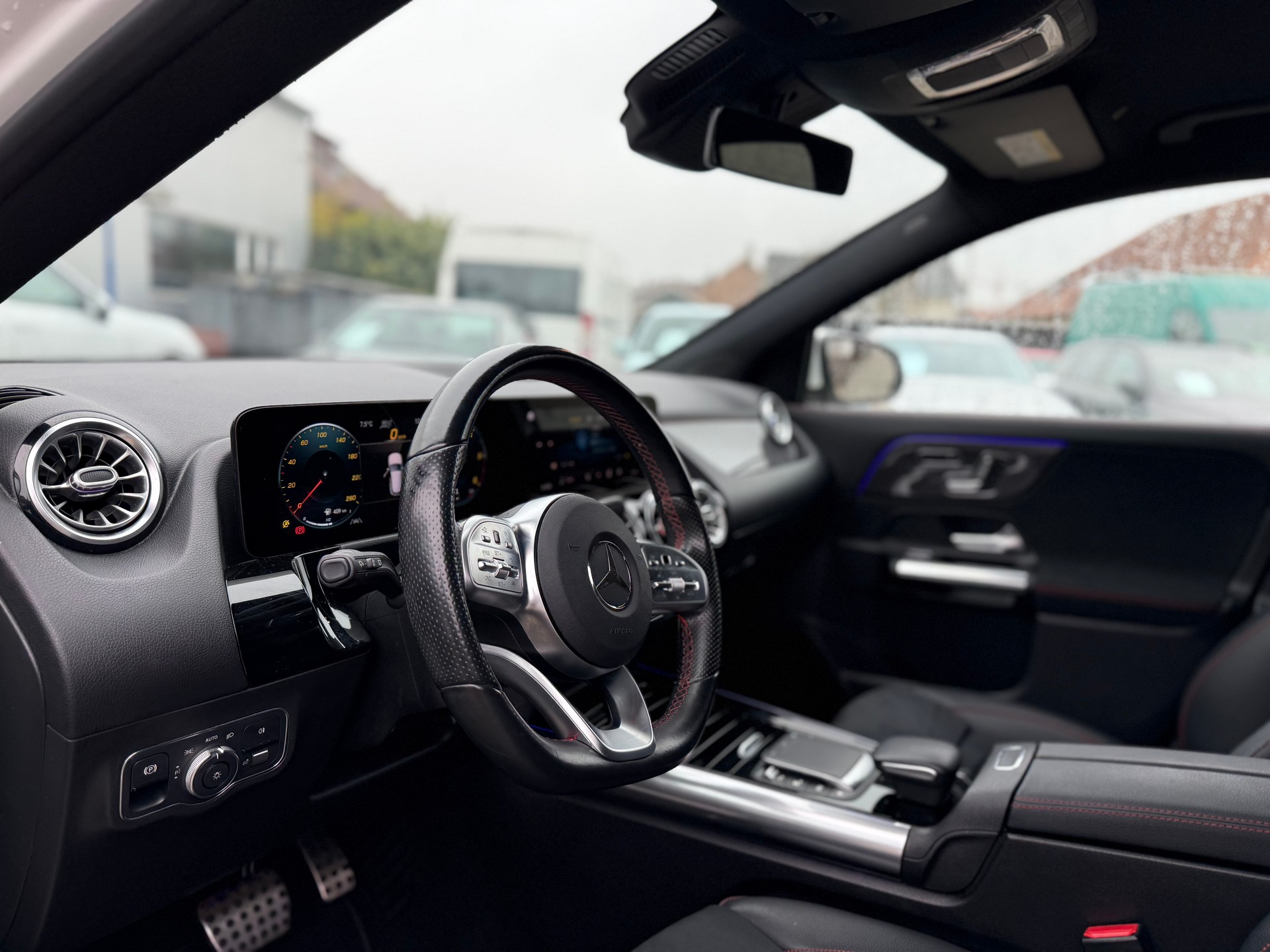 MERCEDES-BENZ GLA 220d 4Matic AMG Line 8G-DCT-image-9