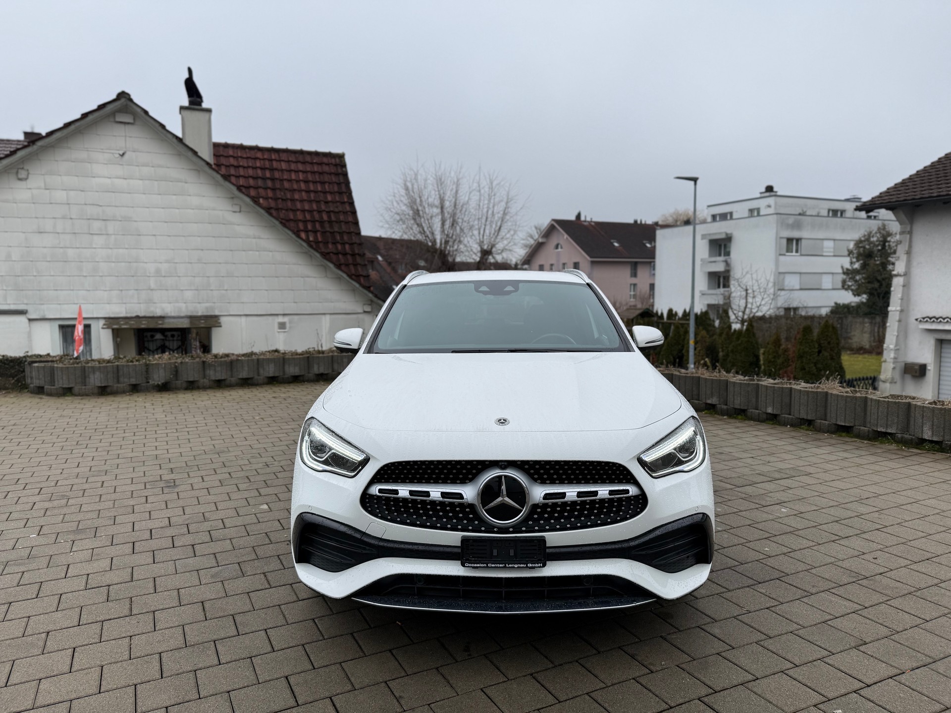 MERCEDES-BENZ GLA 220d 4Matic AMG Line 8G-DCT-image-2