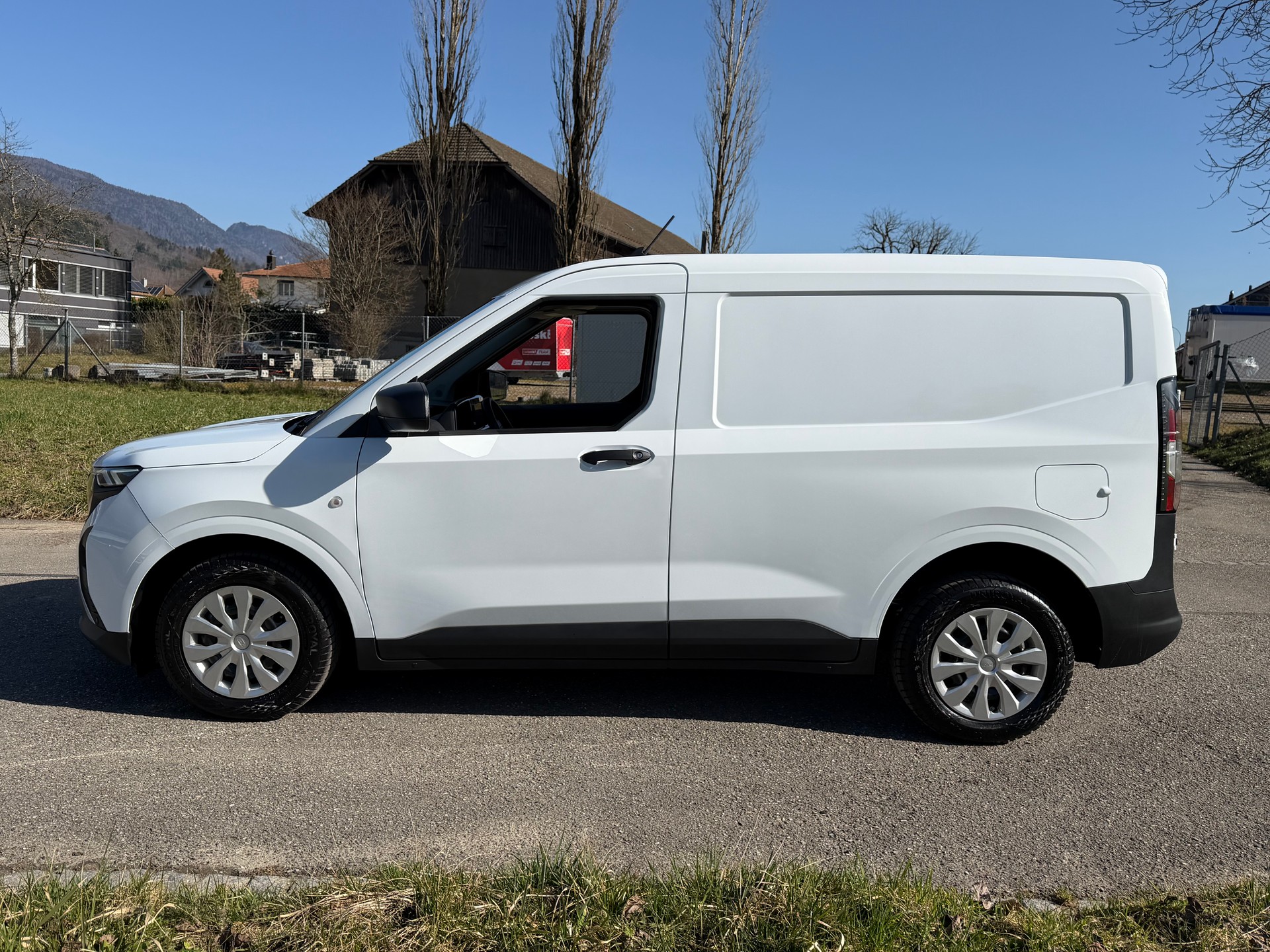 FORD AUTOMAT !! TRANSIT COURIER VAN 1.0 ECOBOOST TREND. KM 4`700 !!-image-18