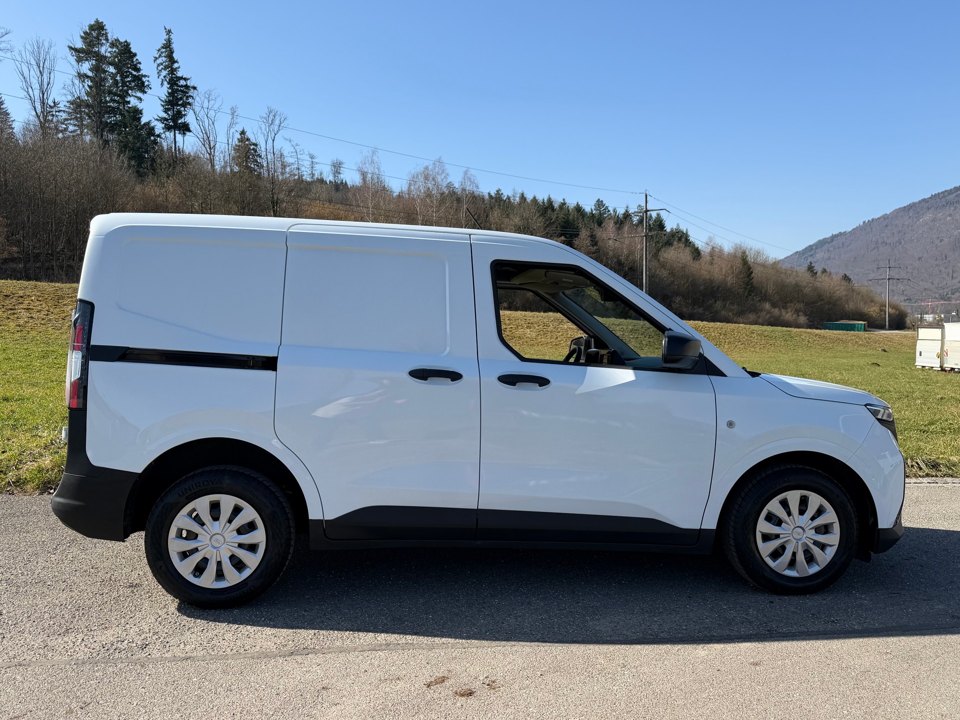 FORD AUTOMAT !! TRANSIT COURIER VAN 1.0 ECOBOOST TREND. KM 4`700 !!-image-11