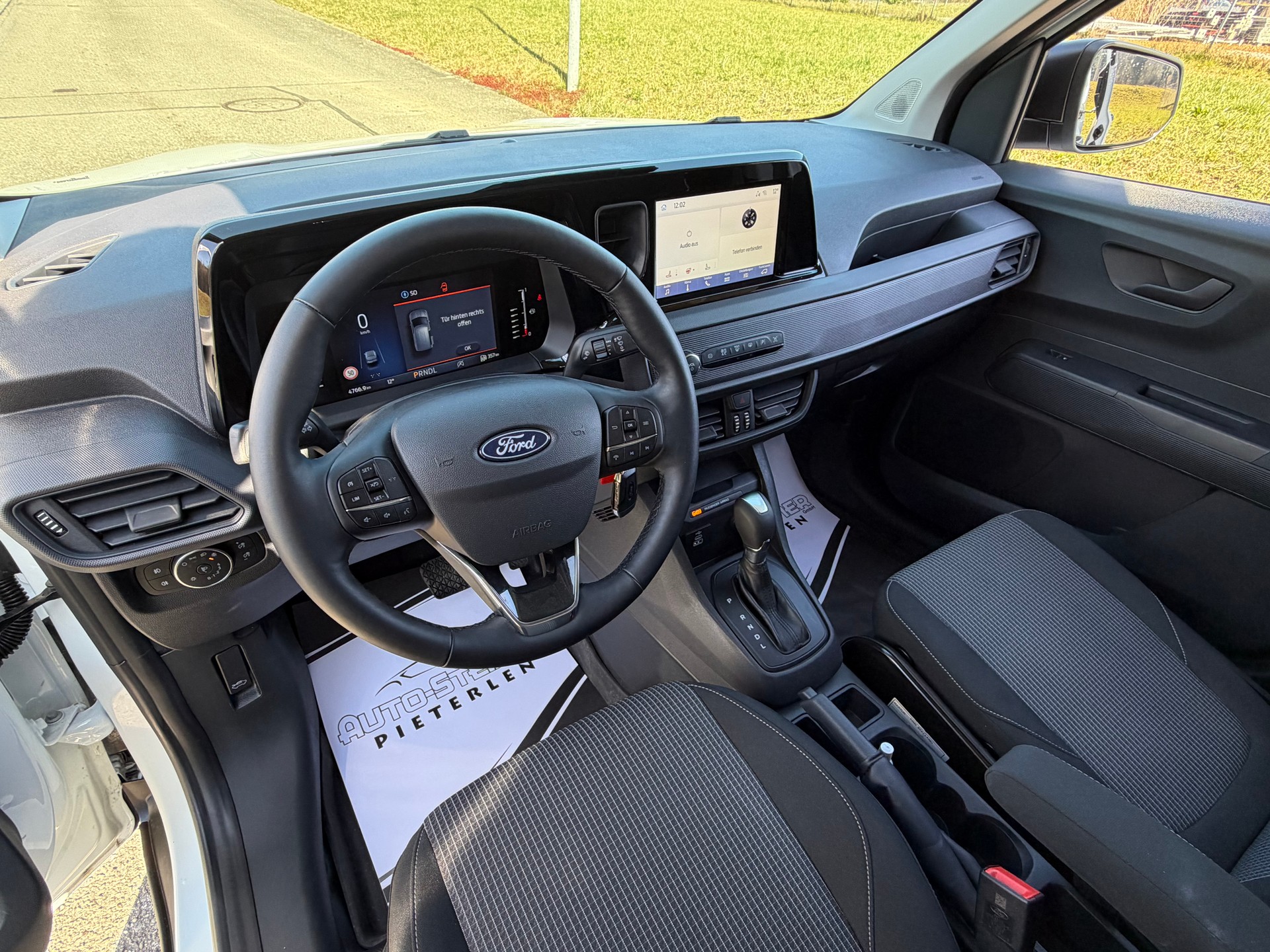 FORD AUTOMAT !! TRANSIT COURIER VAN 1.0 ECOBOOST TREND. KM 4`700 !!-showroom-element-3
