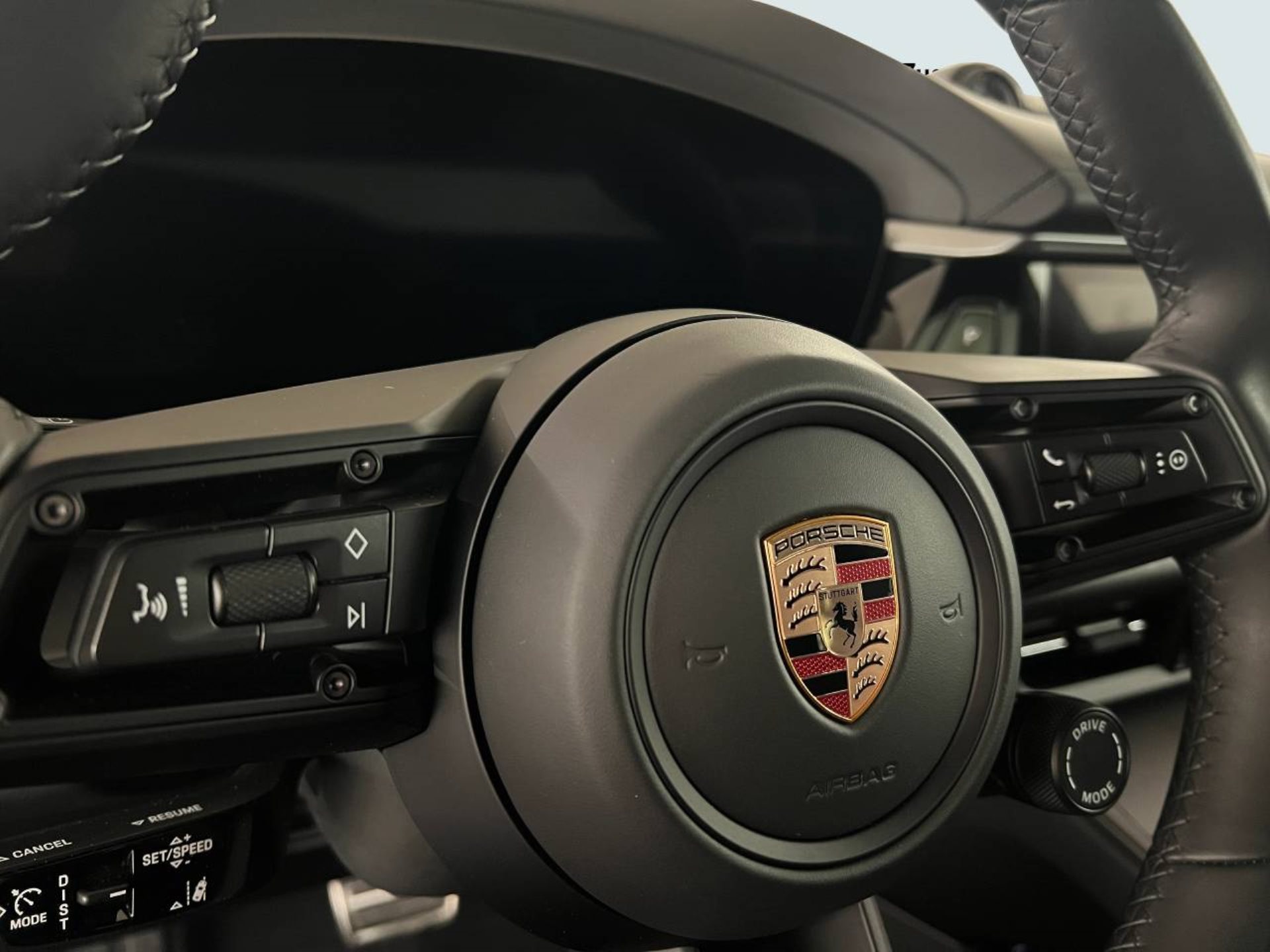 PORSCHE Macan 4S-image-16