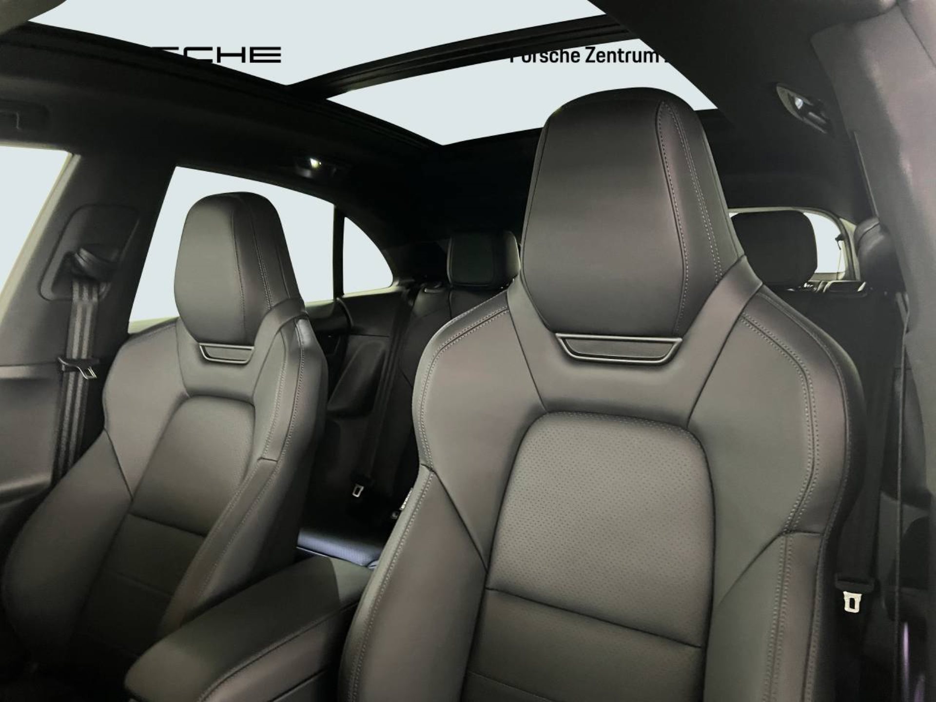 PORSCHE Macan 4S-image-4