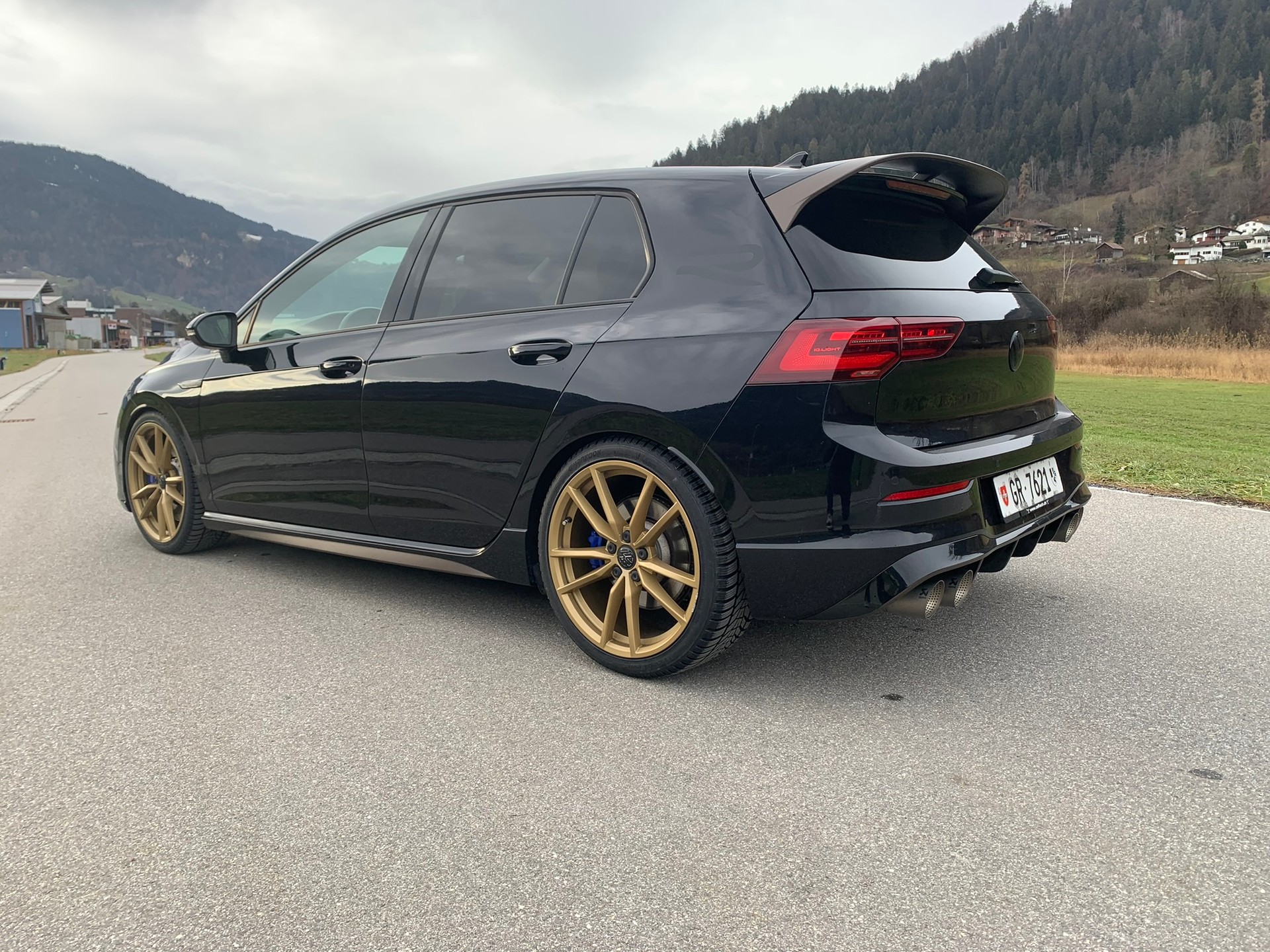 VW Golf VIII 2.0 TSI R DSG 4motion-showroom-element-2