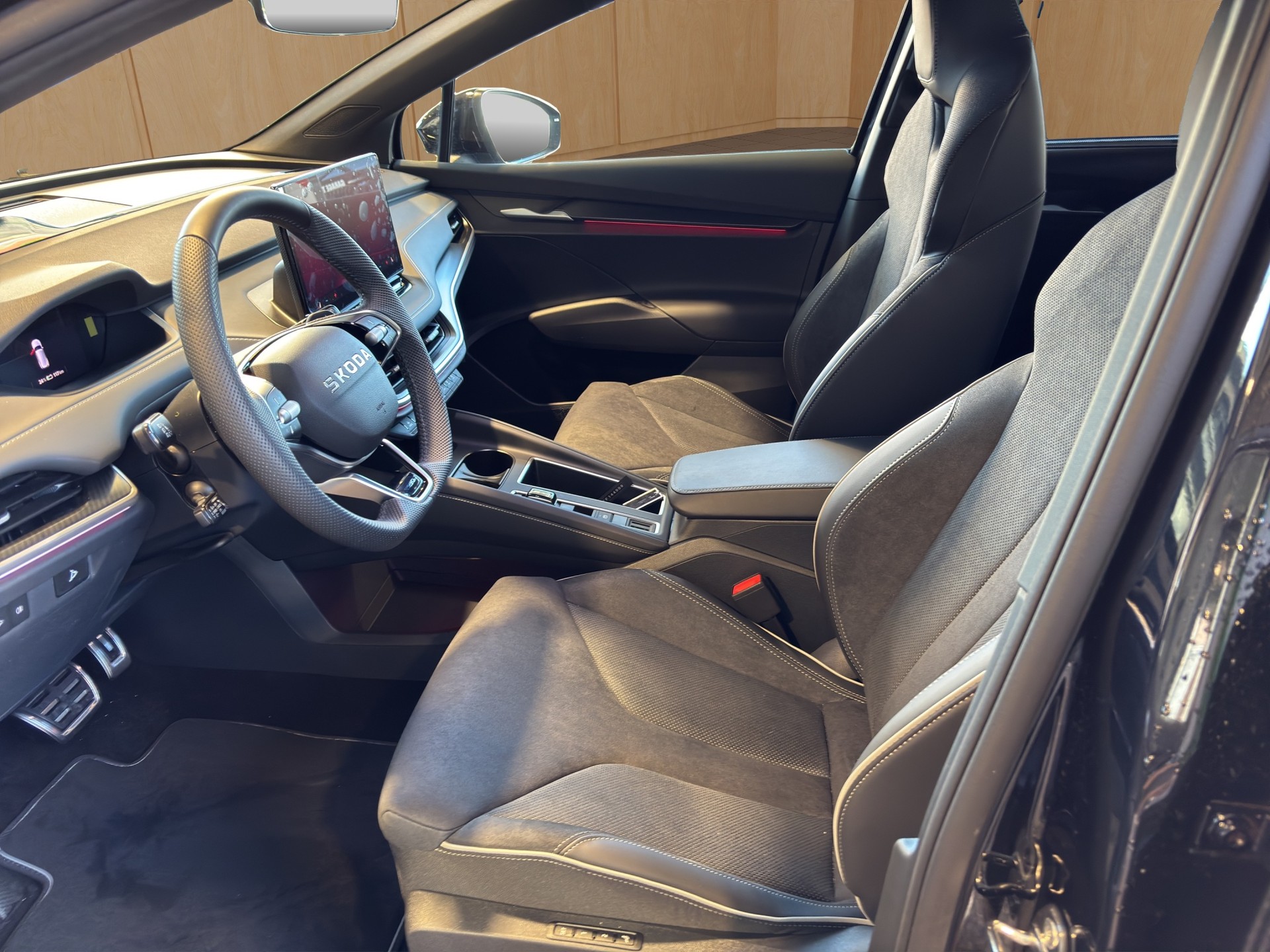 SKODA Enyaq 85x Sportline 4x4-image-6