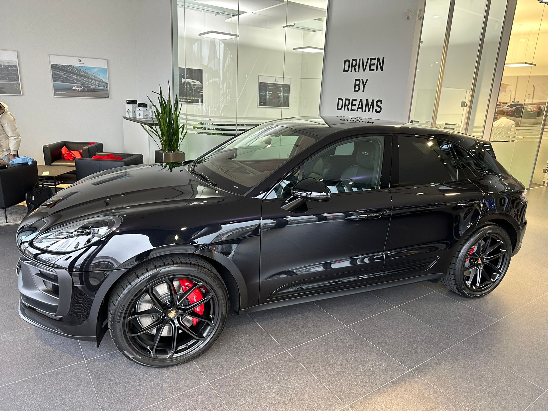 PORSCHE Macan GTS PDK-image-1