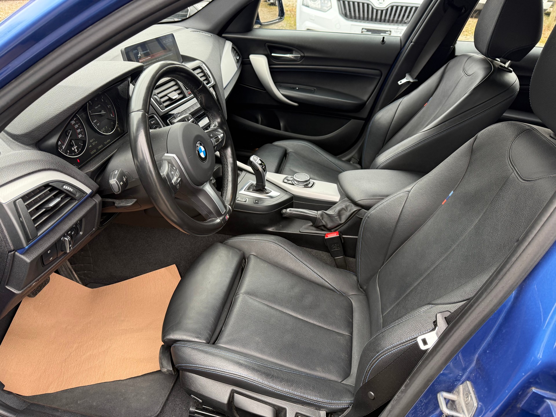 BMW 120d xDrive M Sport Steptronic-image-8