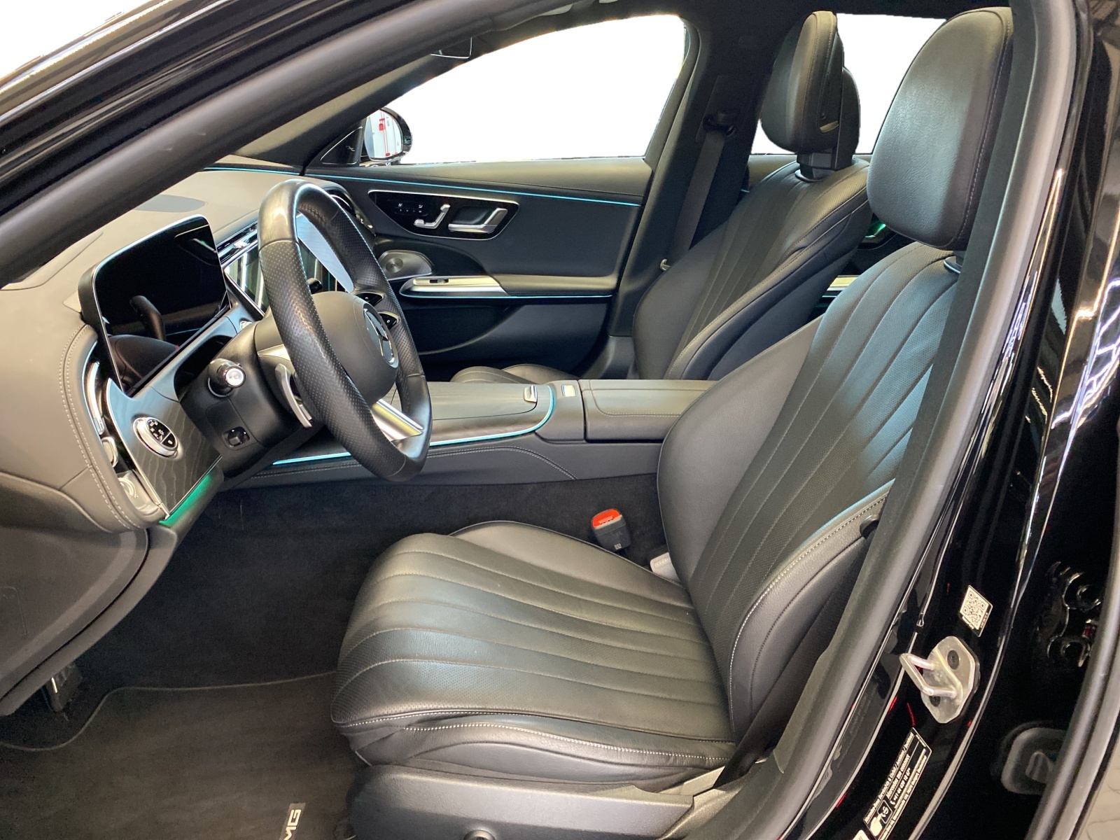 MERCEDES-BENZ E 200 AMG Line 4MATIC Kombi-image-6