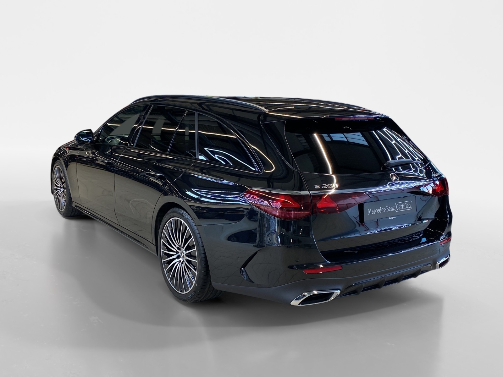 MERCEDES-BENZ E 200 AMG Line 4MATIC Kombi-image-3