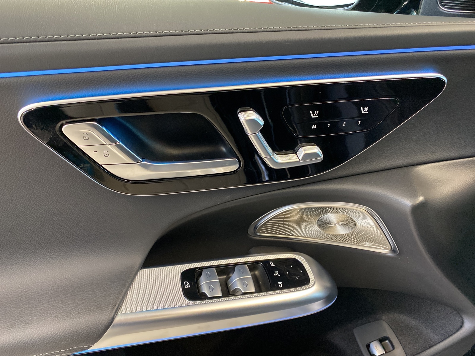 MERCEDES-BENZ E 200 AMG Line 4MATIC Kombi-image-10