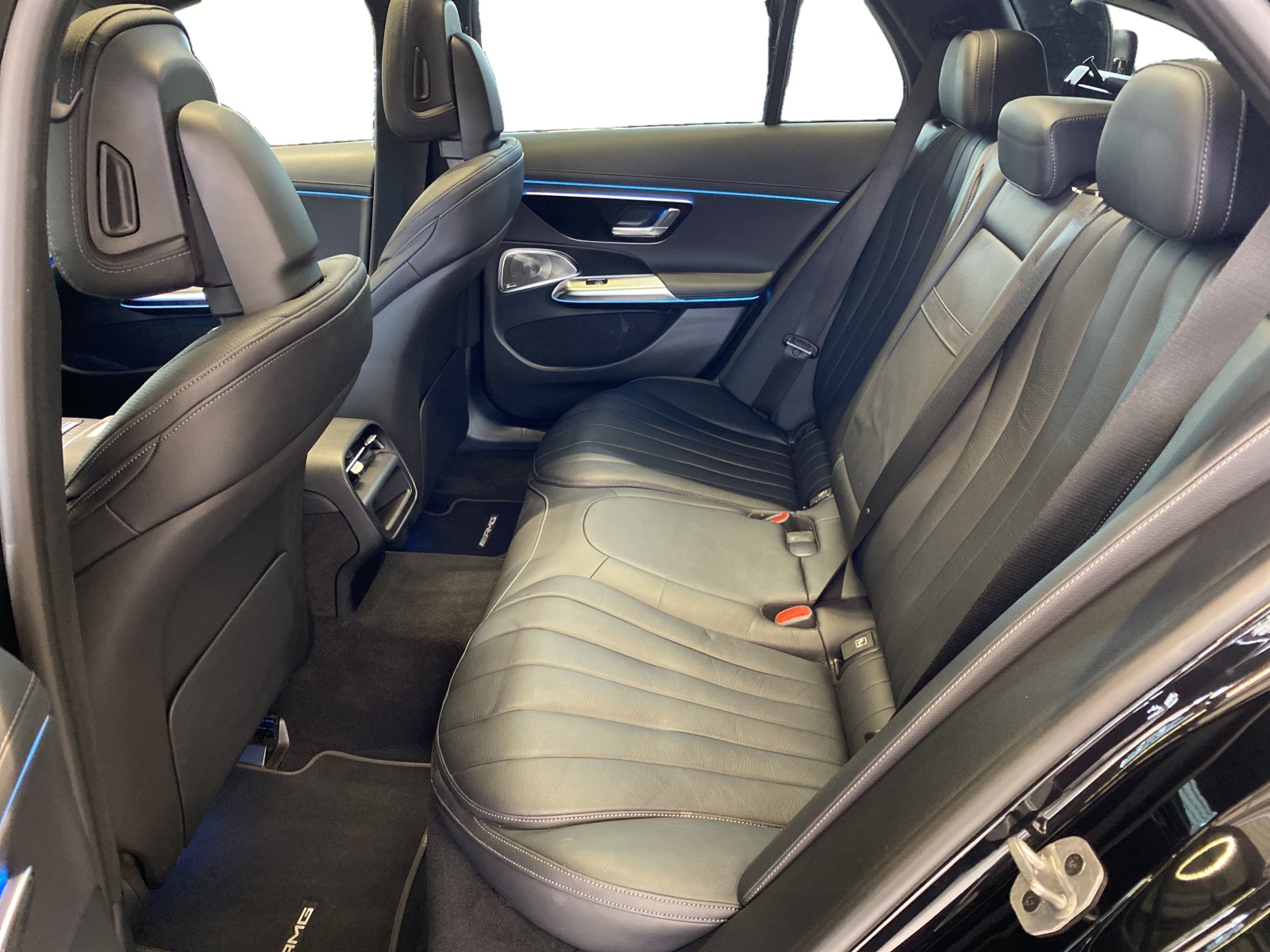 MERCEDES-BENZ E 200 AMG Line 4MATIC Kombi-image-7