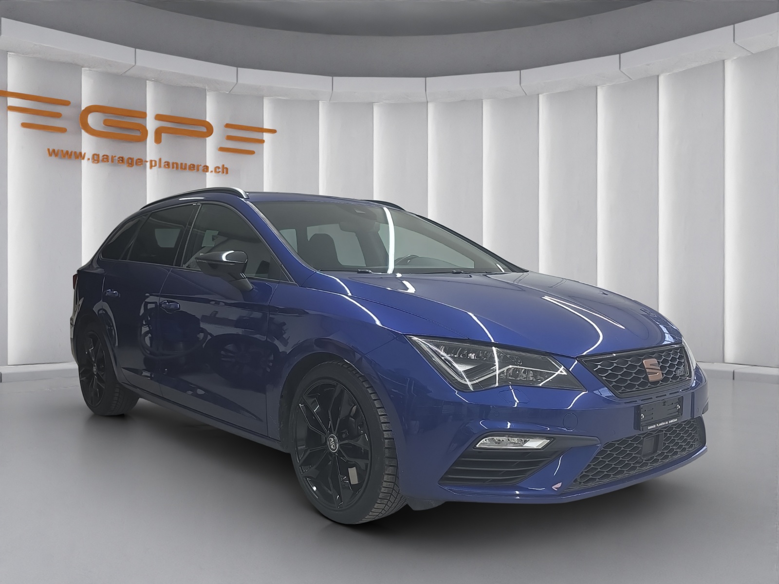 SEAT Leon ST 2.0 TSI 300 Cupra 4Drive DSG-image-1