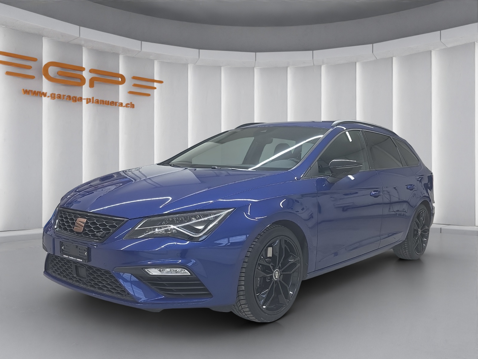 SEAT Leon ST 2.0 TSI 300 Cupra 4Drive DSG-image-0